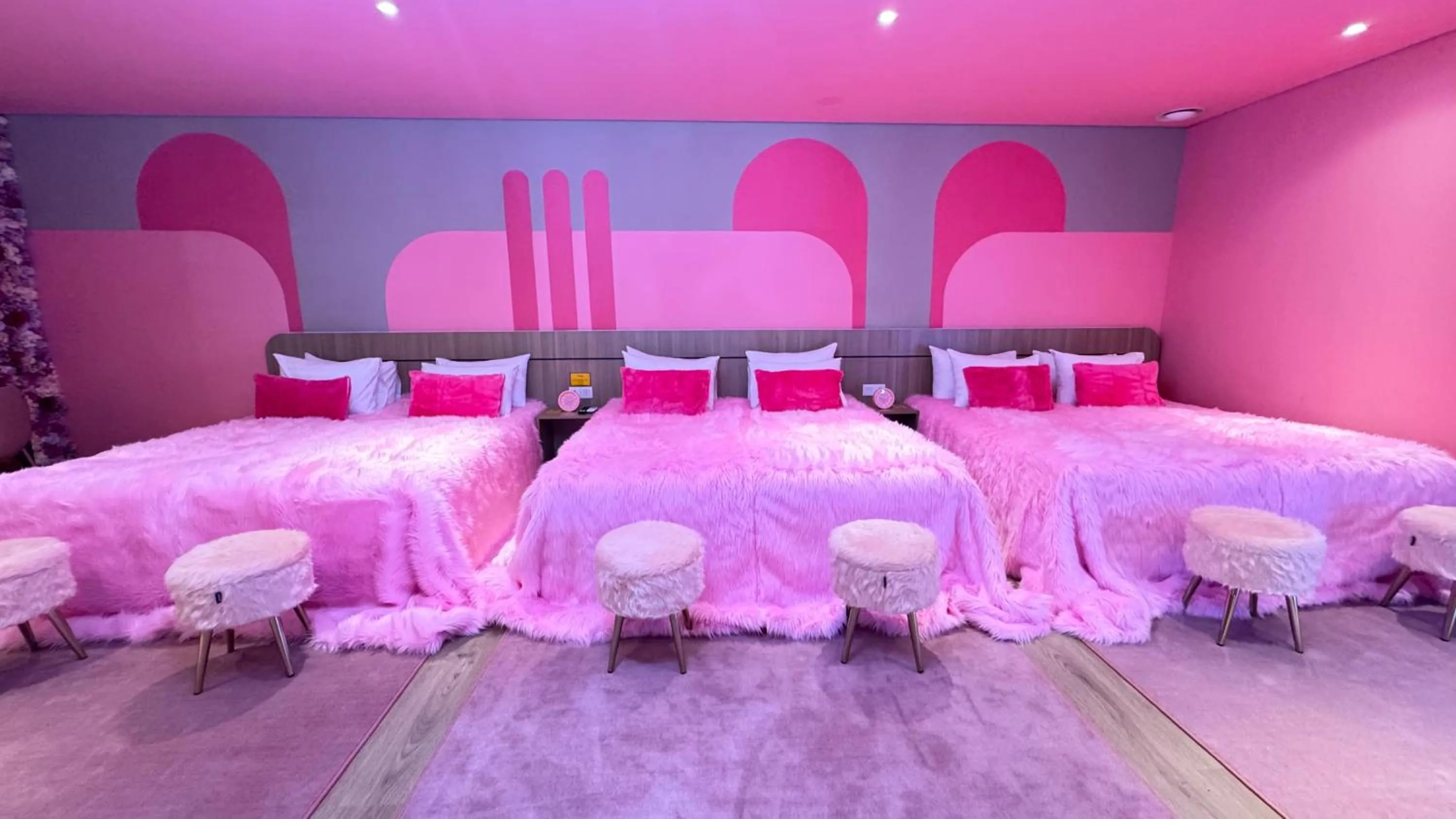 Bedroom, Bed in Yellow Bee Resort Cililitan