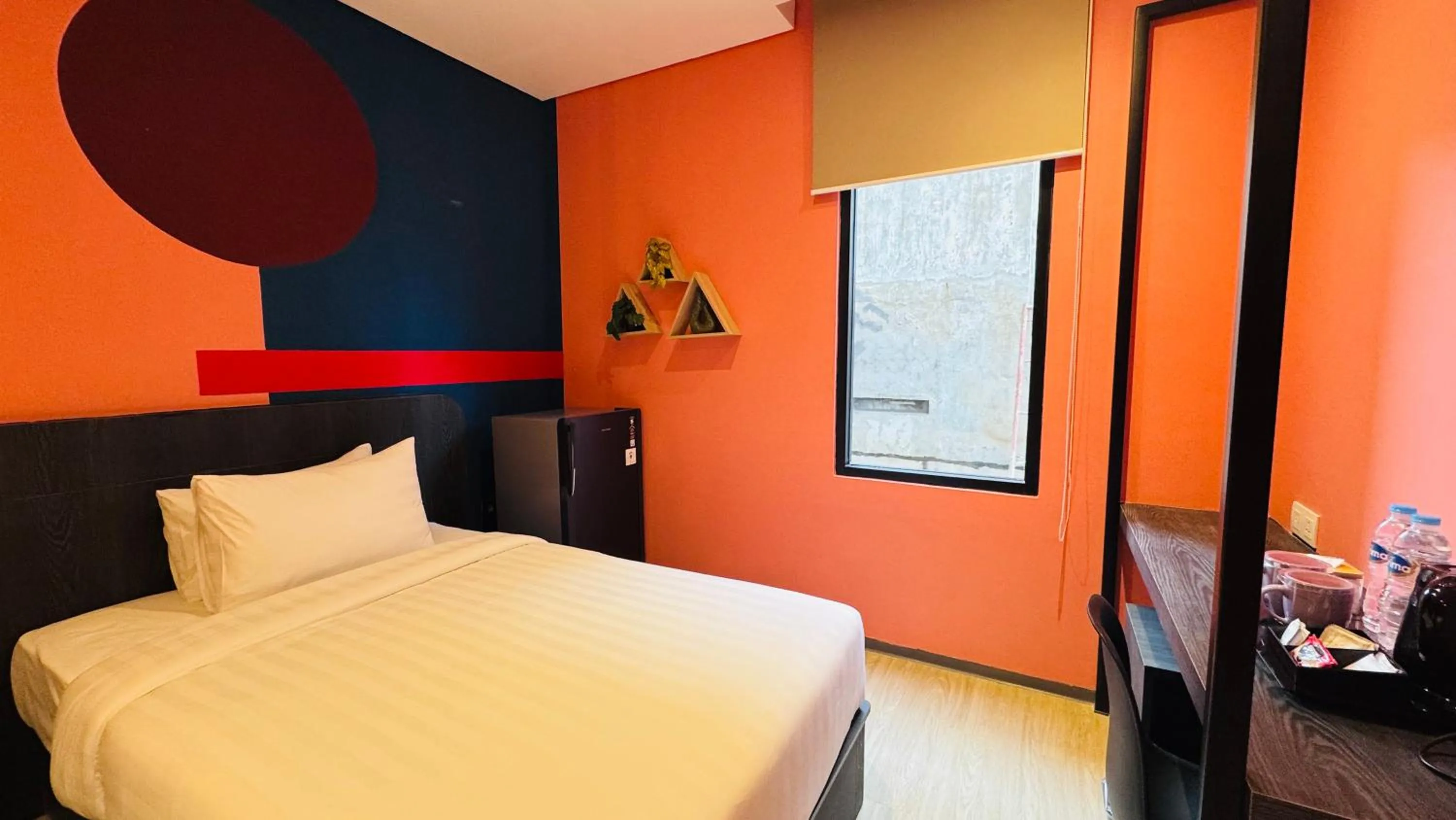 Bedroom, Bed in Yellow Bee Resort Cililitan