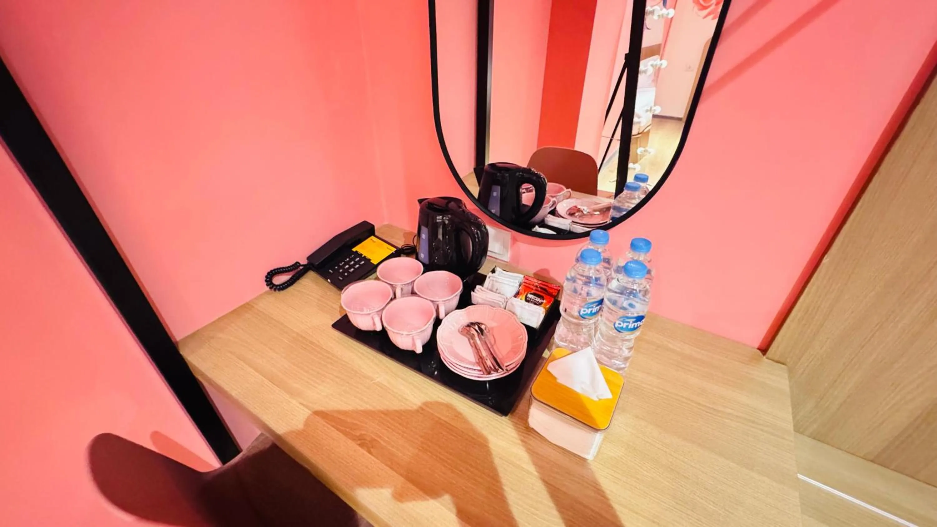 Coffee/tea facilities in Yellow Bee Resort Cililitan