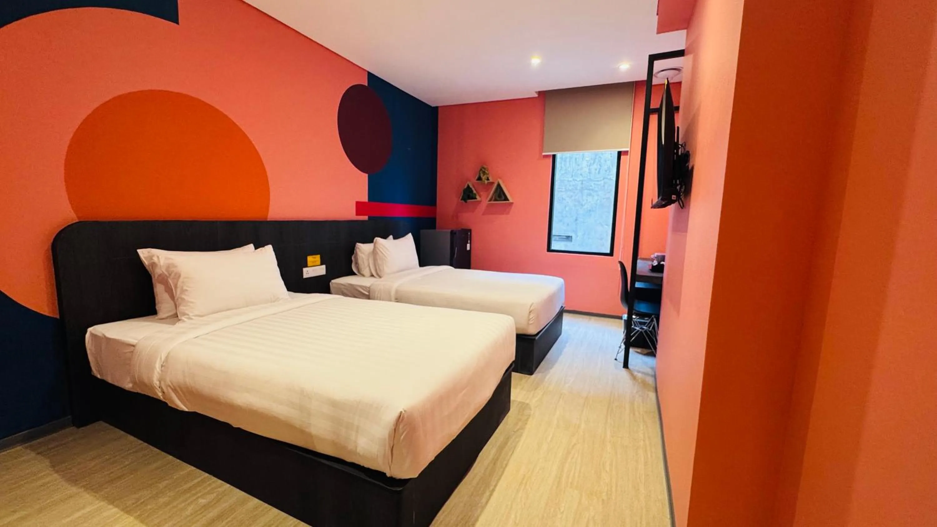 Bed in Yellow Bee Resort Cililitan