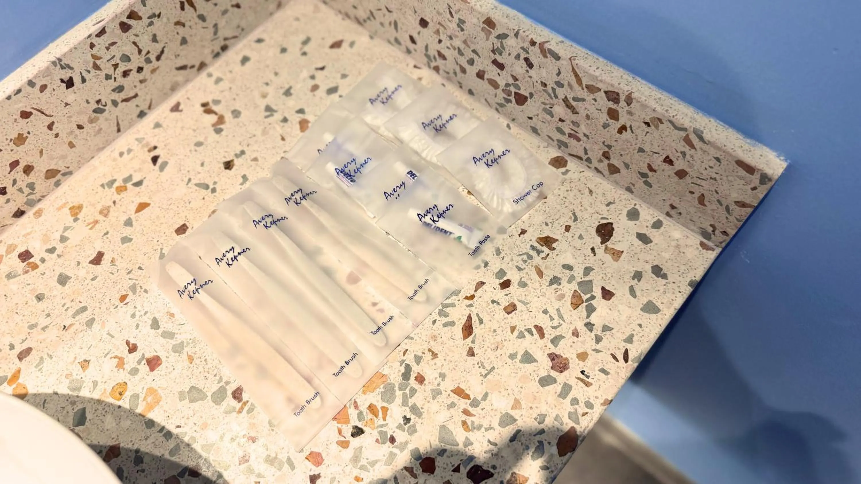 Shower in Yellow Bee Resort Cililitan