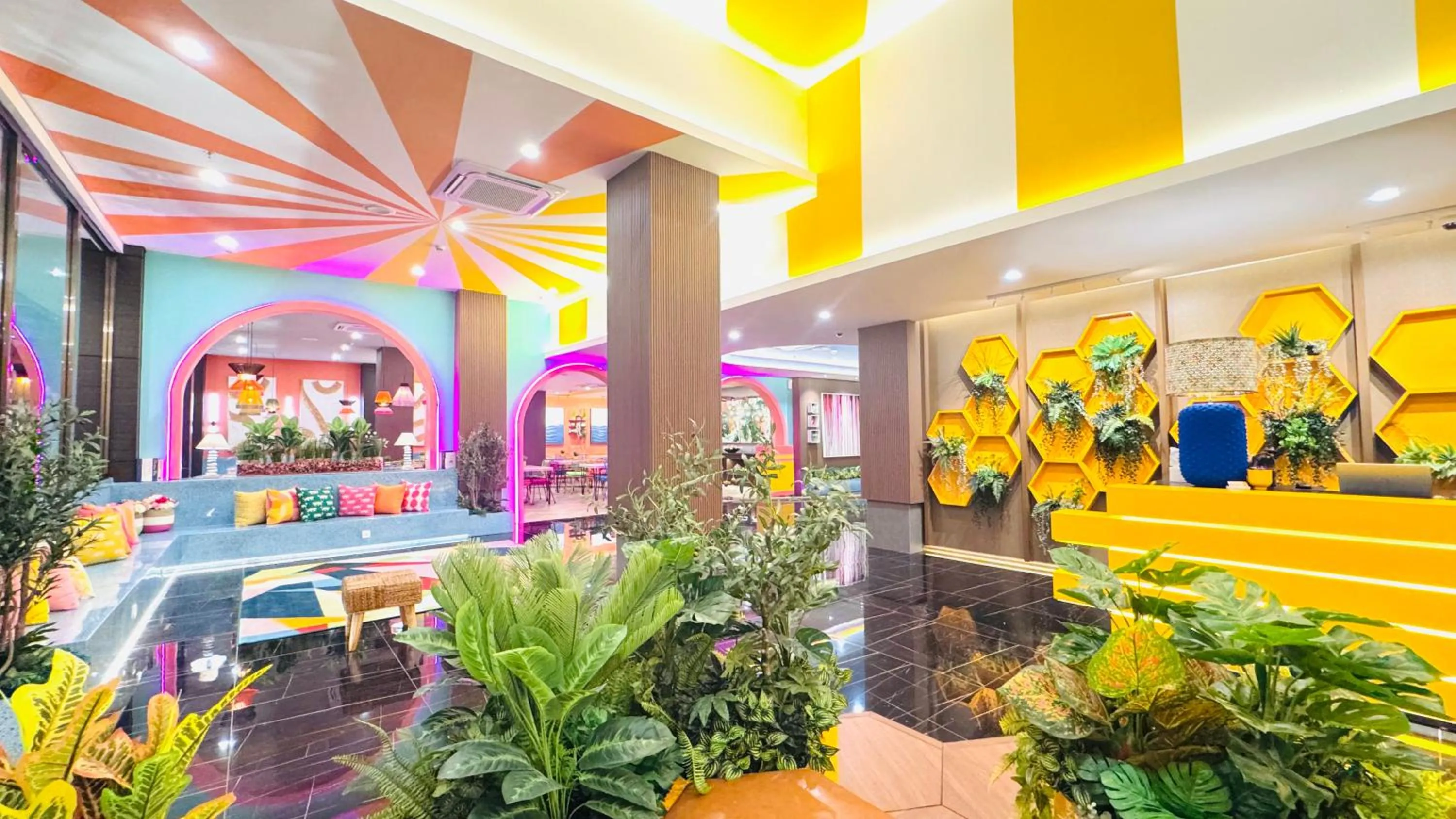 Lobby or reception in Yellow Bee Resort Cililitan