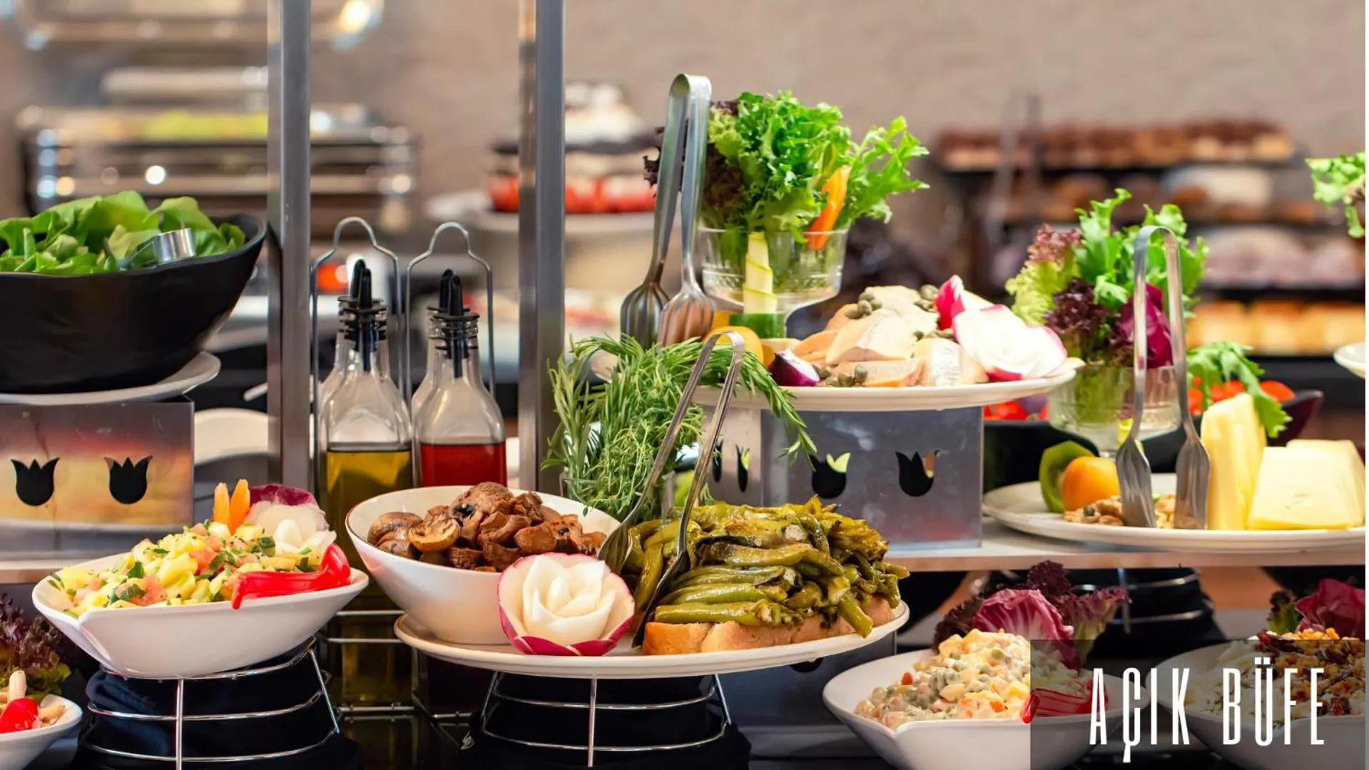 Restaurant/places to eat in V Orman Resort