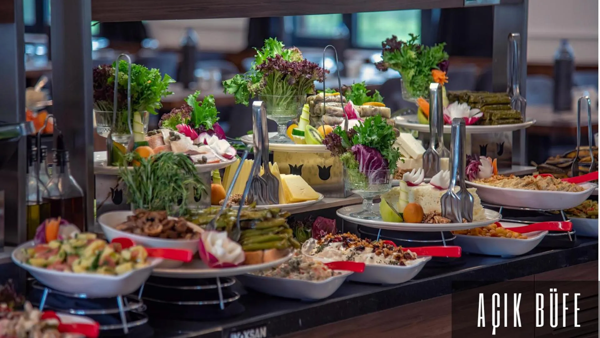 Restaurant/places to eat in V Orman Resort