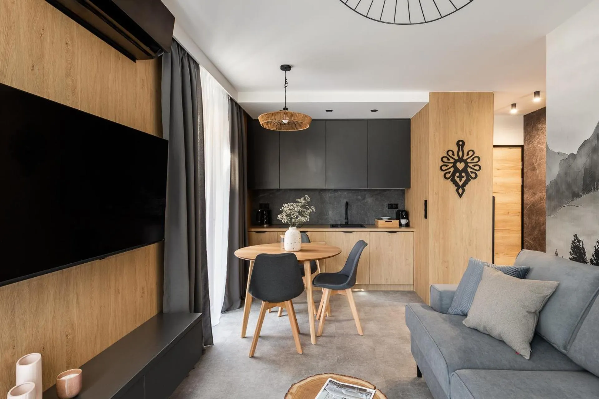 TV and multimedia in Cyrhla Apartamenty - sauna, playroom, free parking & wifi