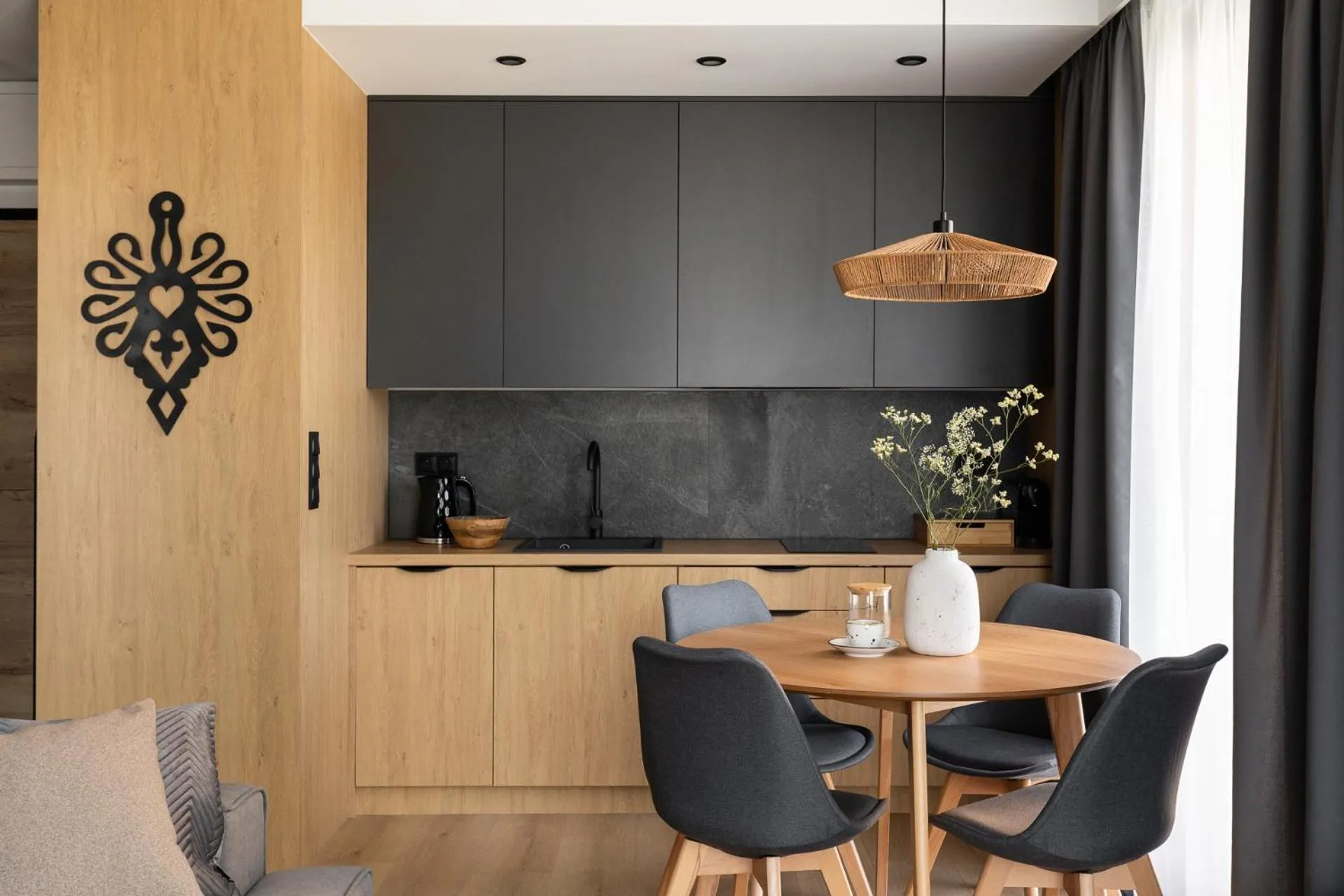 Coffee/tea facilities in Cyrhla Apartamenty - sauna, playroom, free parking & wifi