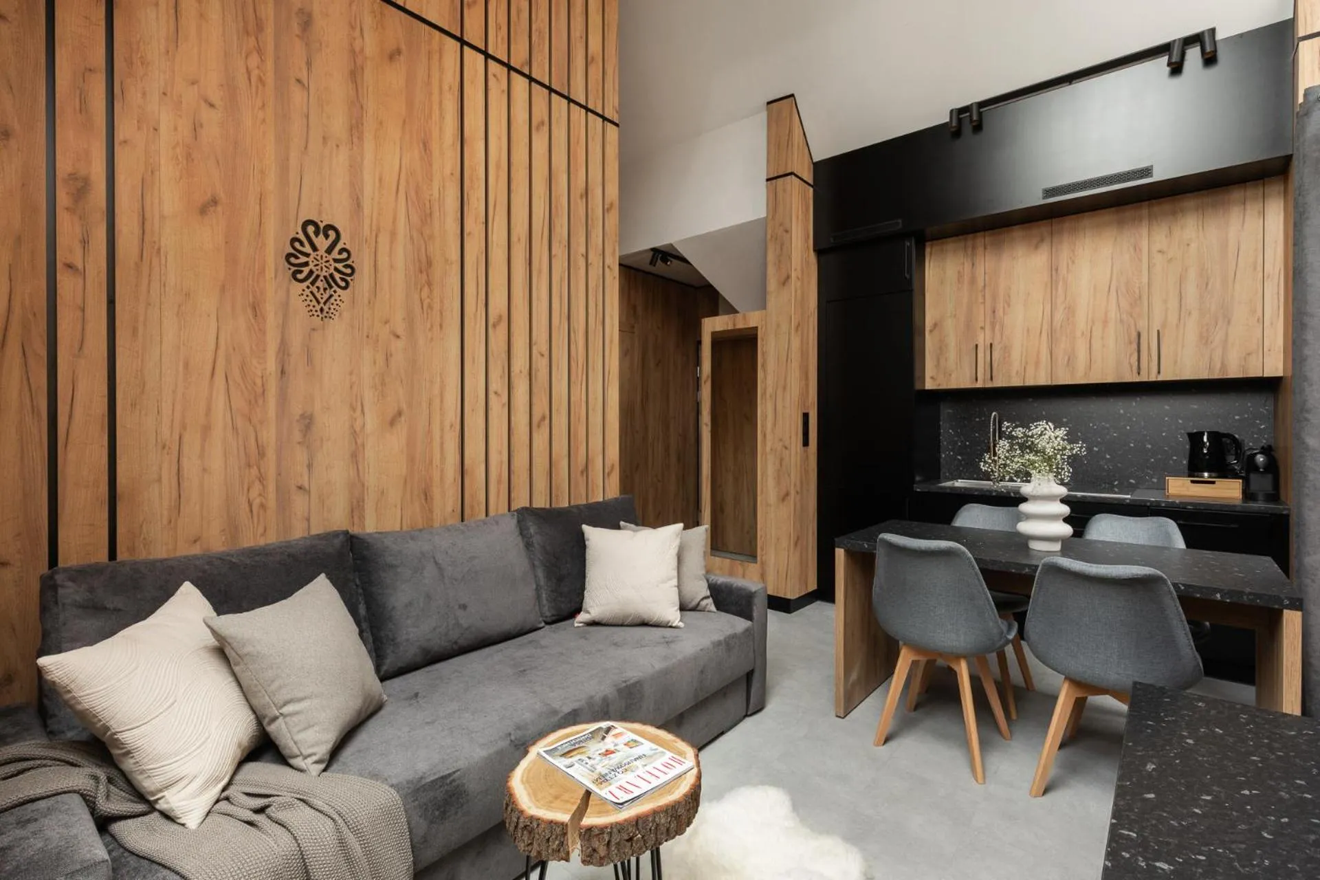 Coffee/tea facilities in Cyrhla Apartamenty - sauna, playroom, free parking & wifi