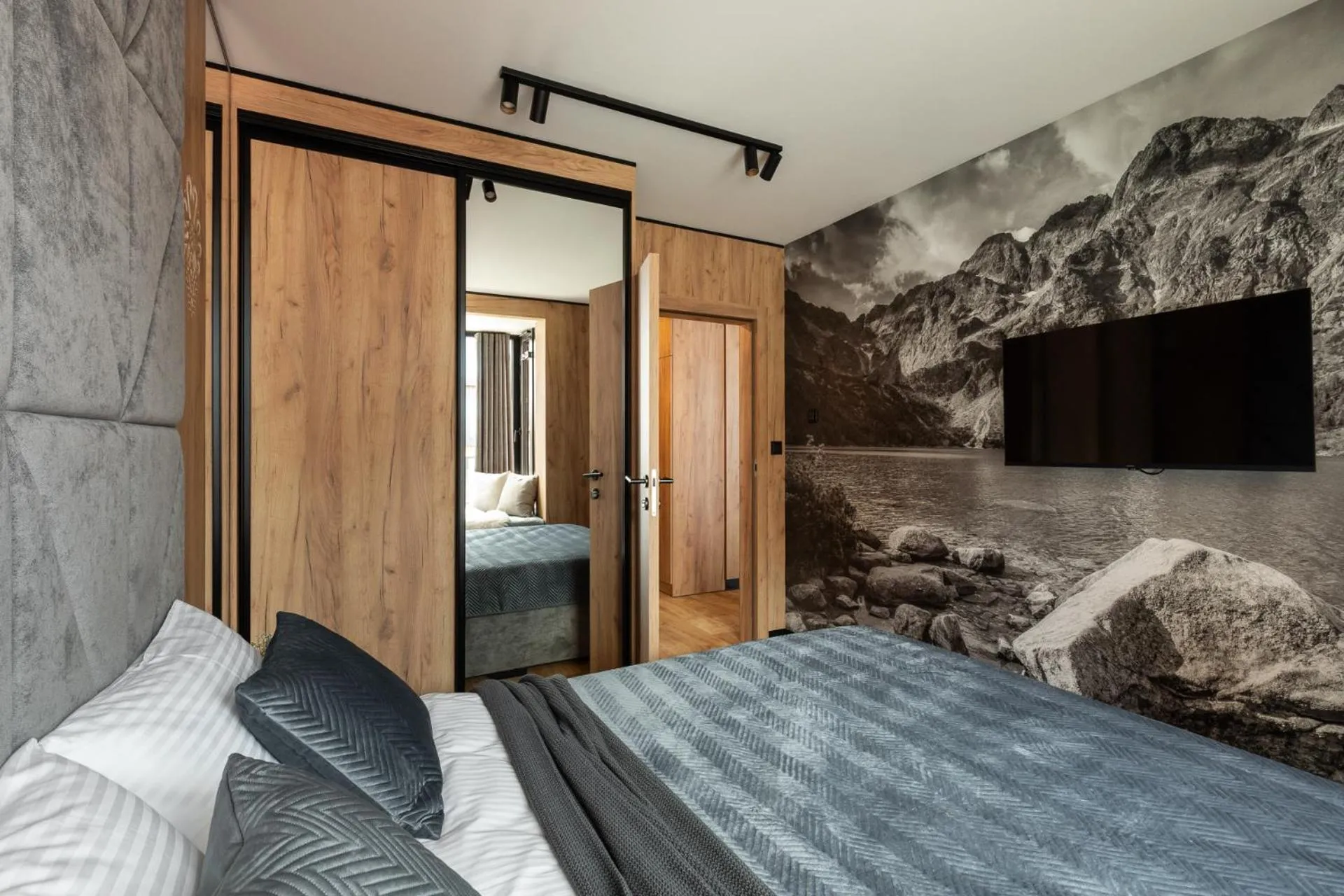 Bed in Cyrhla Apartamenty - sauna, playroom, free parking & wifi