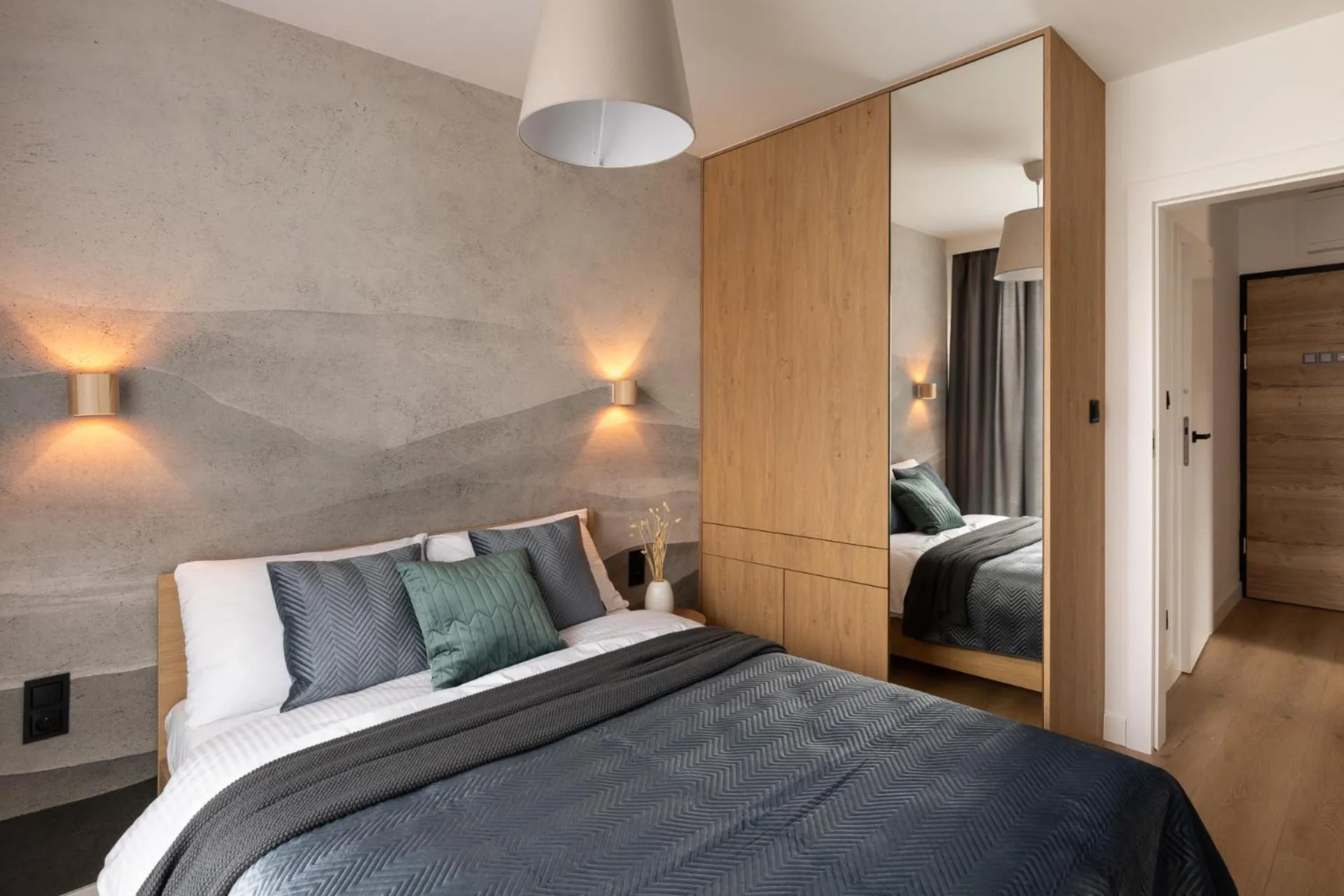Bed in Cyrhla Apartamenty - sauna, playroom, free parking & wifi