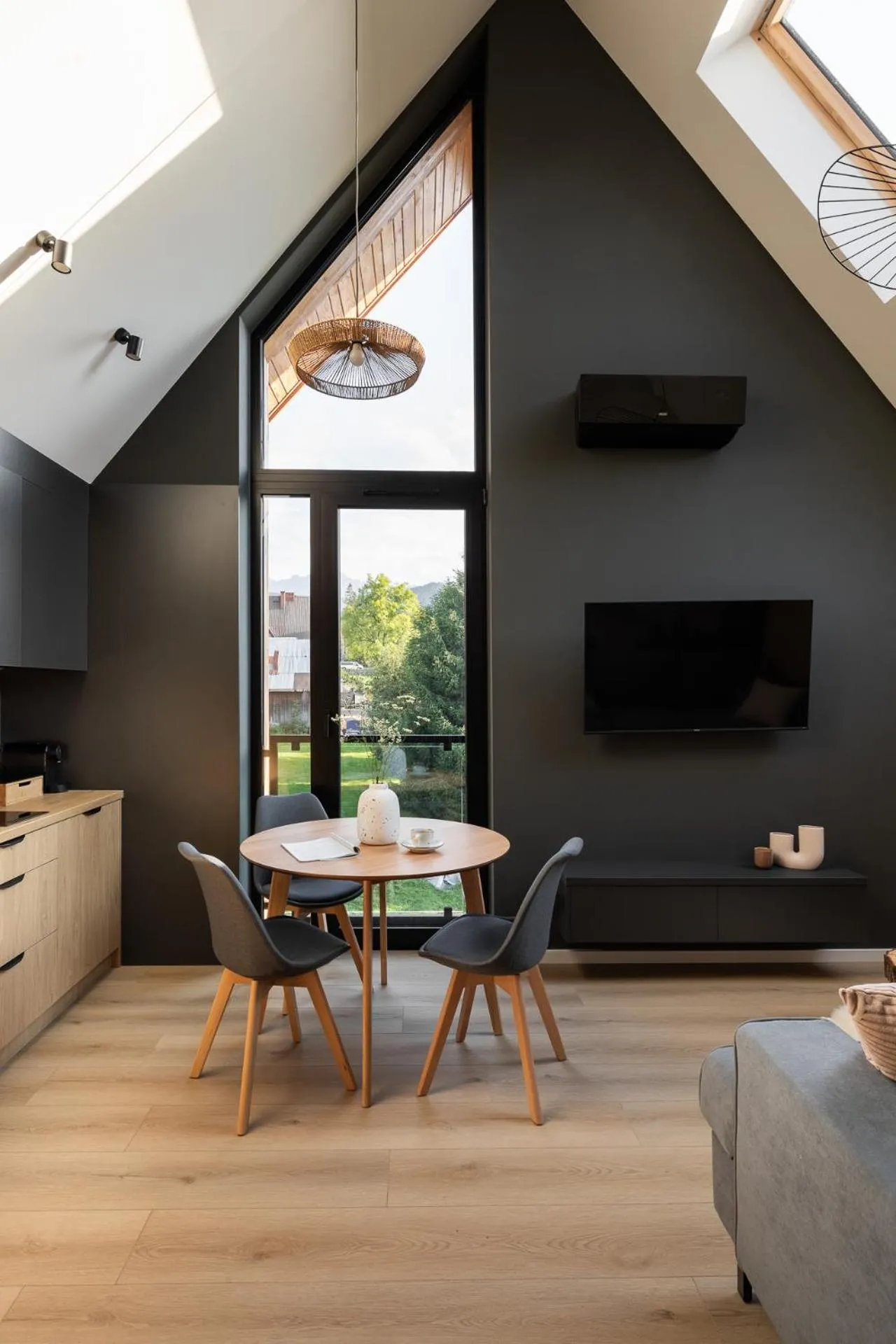 TV and multimedia in Cyrhla Apartamenty - sauna, playroom, free parking & wifi