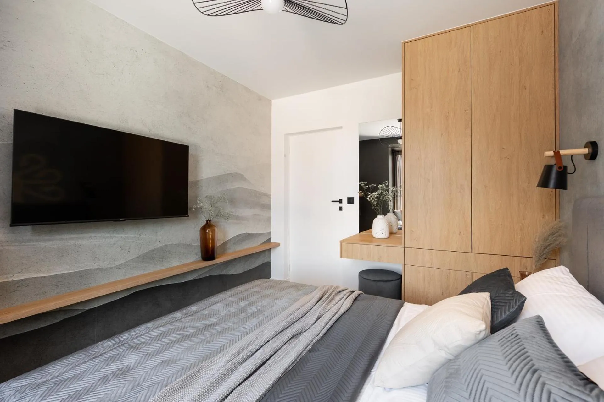 Bed in Cyrhla Apartamenty - sauna, playroom, free parking & wifi