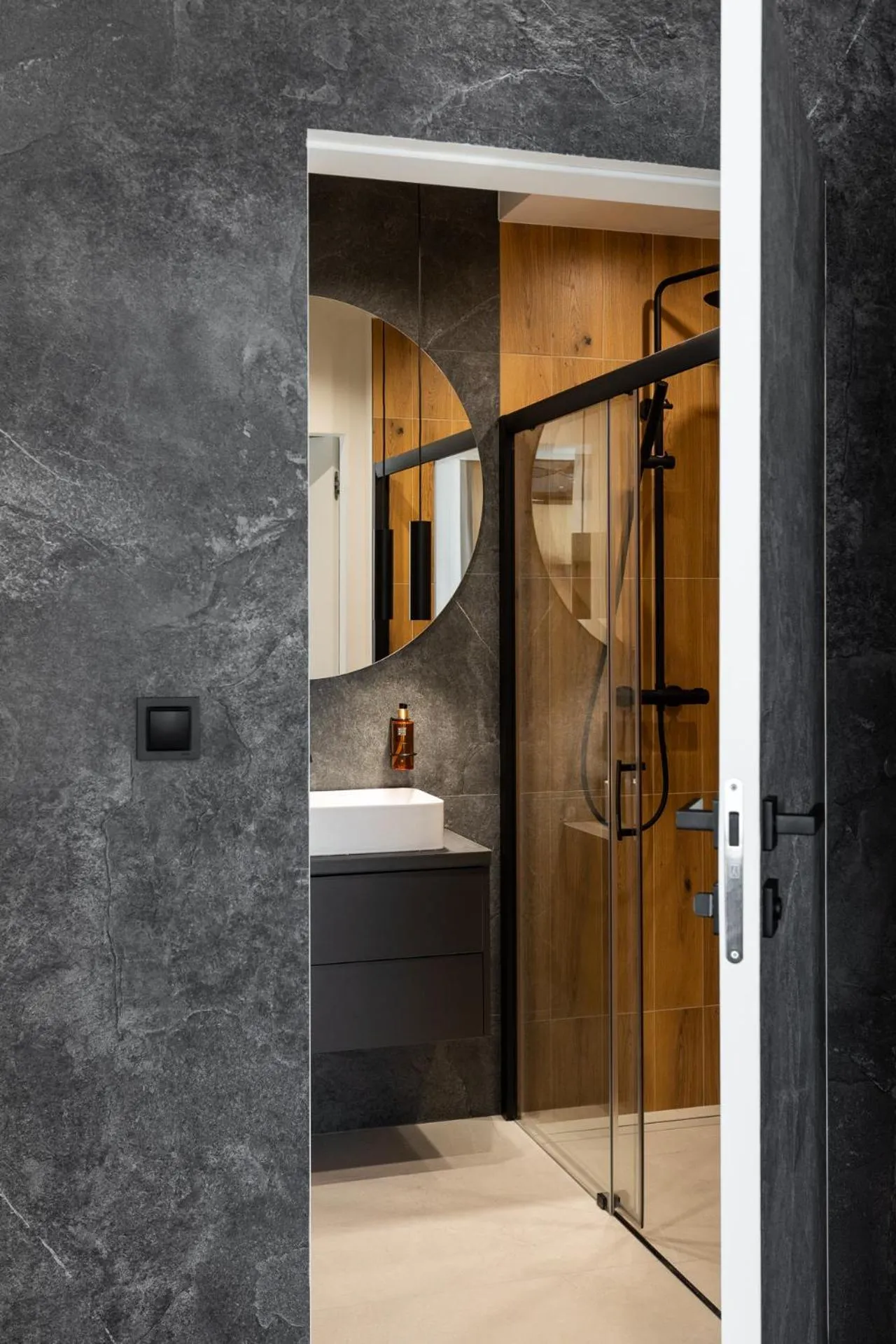 Shower in Cyrhla Apartamenty - sauna, playroom, free parking & wifi