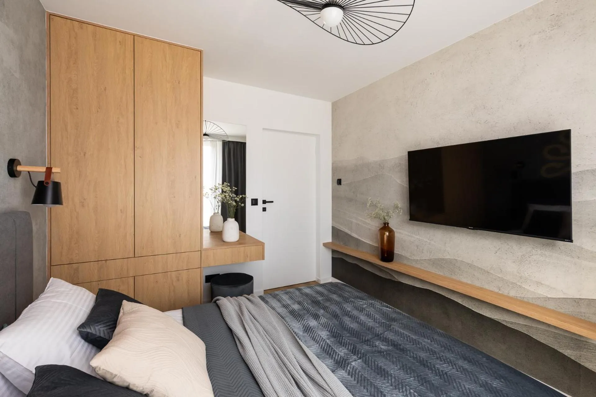 Bed in Cyrhla Apartamenty - sauna, playroom, free parking & wifi