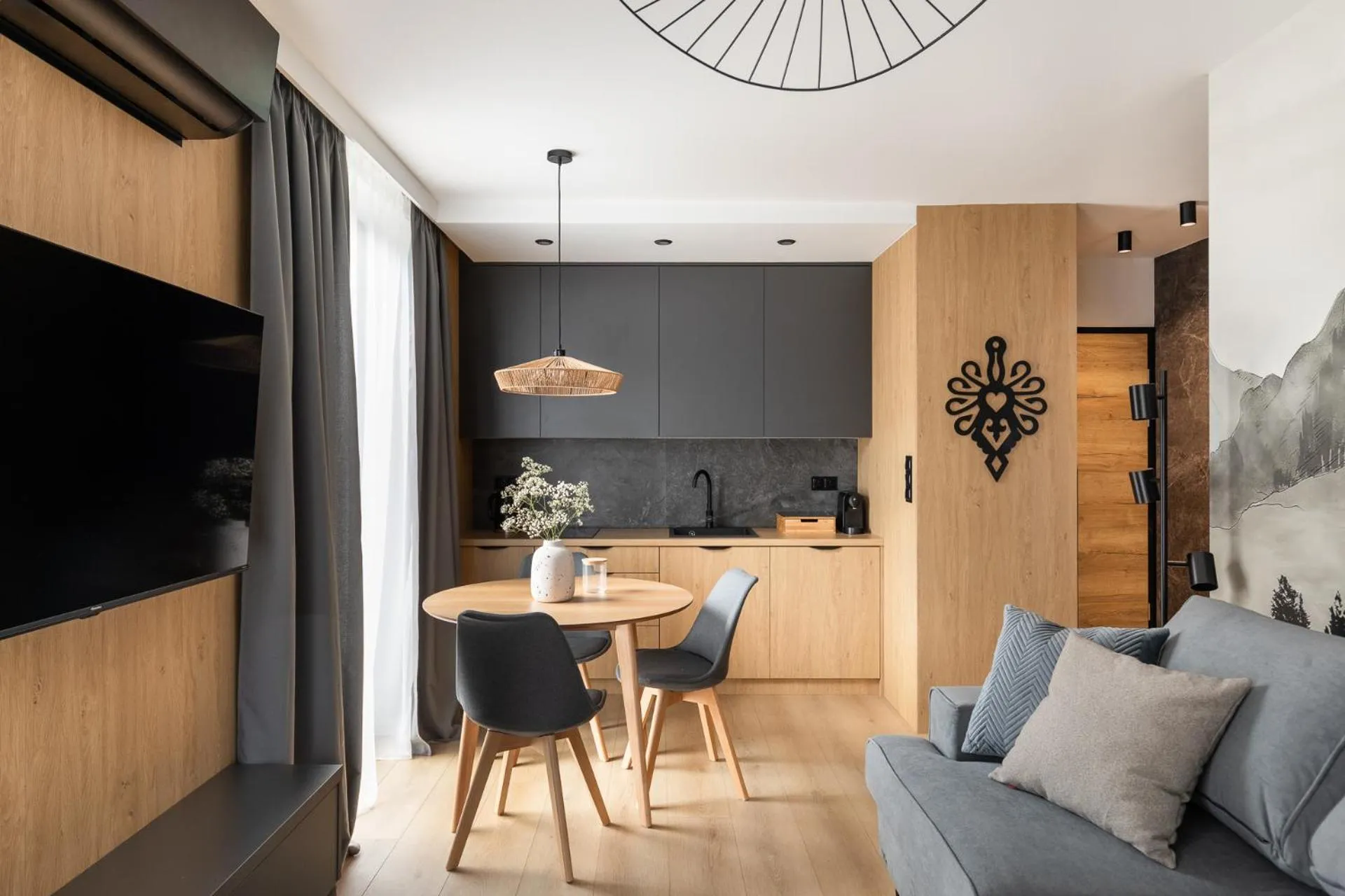 TV and multimedia in Cyrhla Apartamenty - sauna, playroom, free parking & wifi