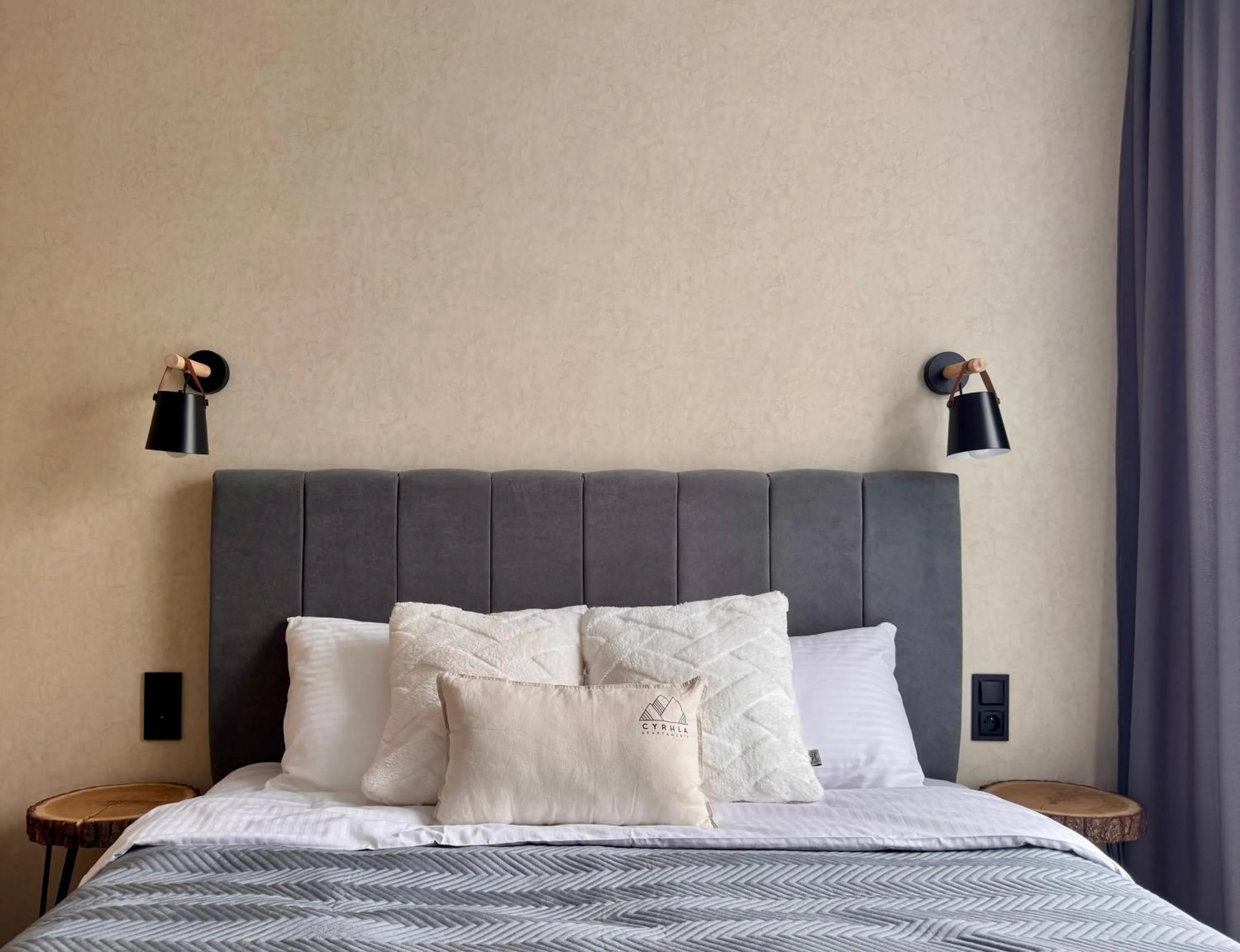 Bed in Cyrhla Apartamenty - sauna, playroom, free parking & wifi
