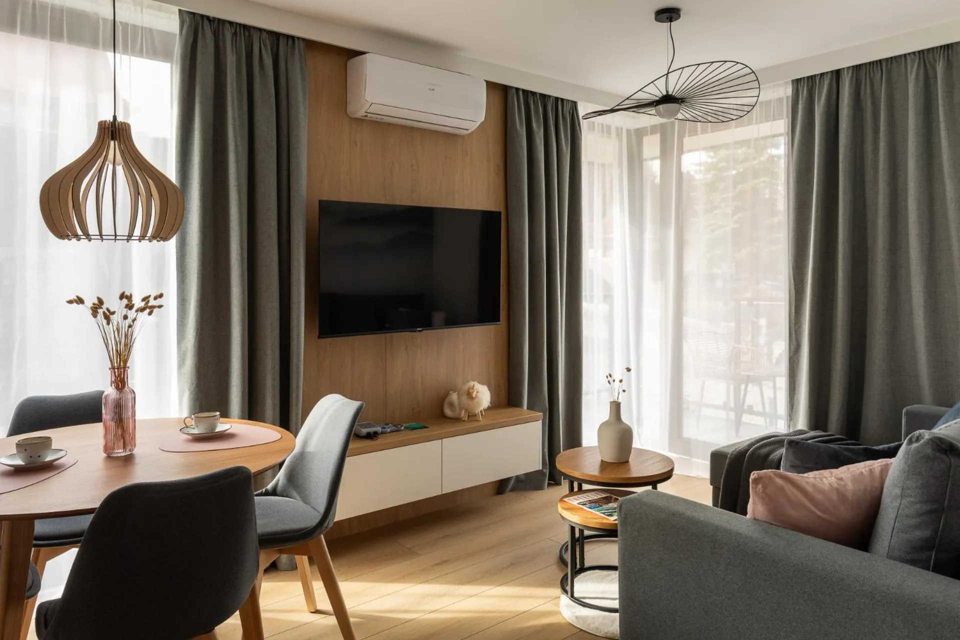TV and multimedia in Cyrhla Apartamenty - sauna, playroom, free parking & wifi
