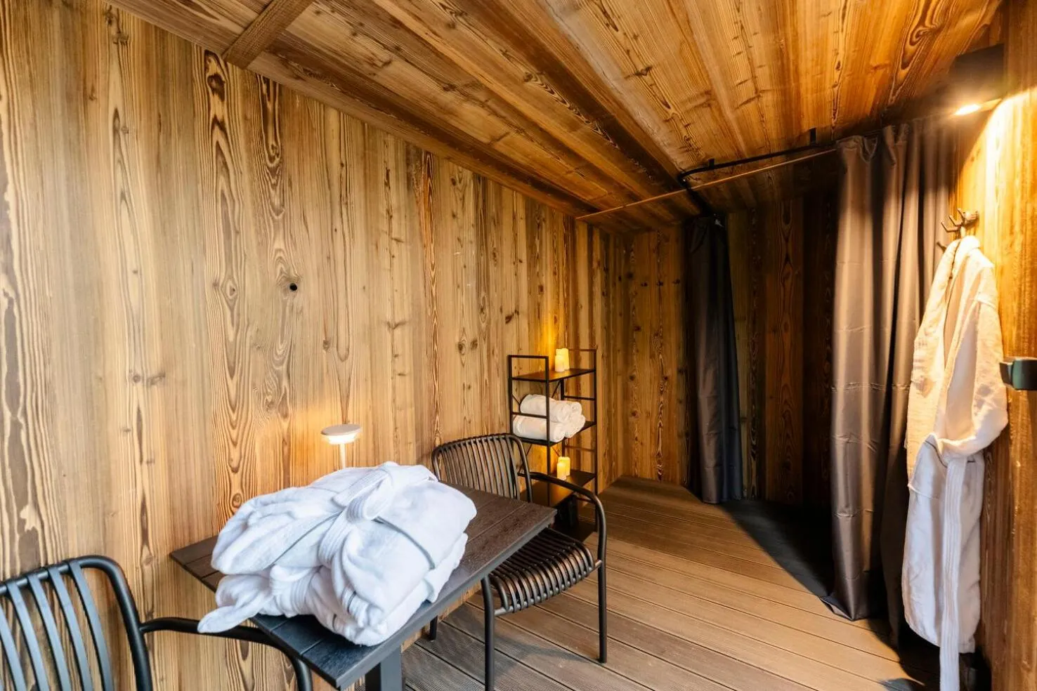 Sauna in Cyrhla Apartamenty - sauna, playroom, free parking & wifi