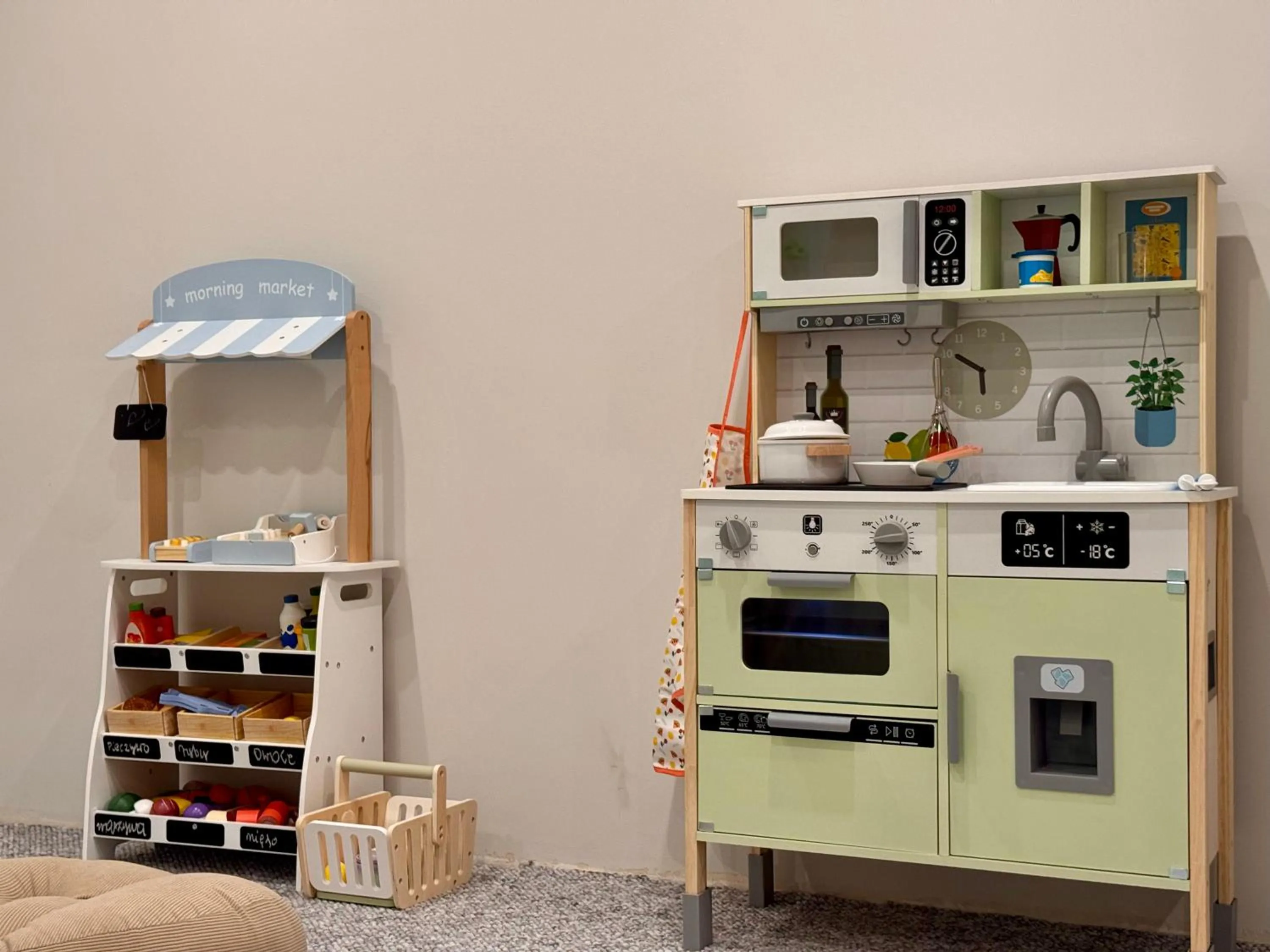 Children play ground in Cyrhla Apartamenty - sauna, playroom, free parking & wifi