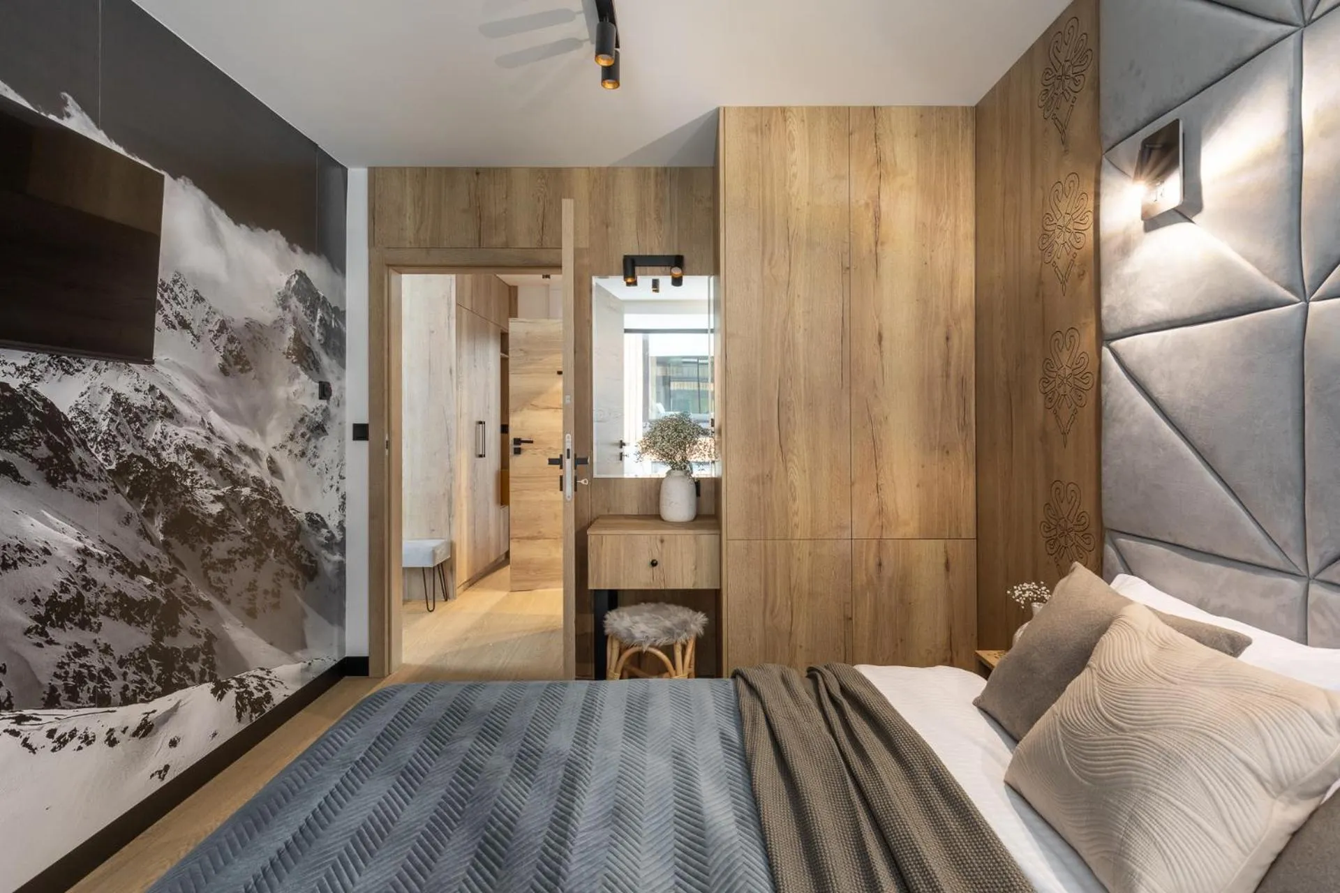 Bed in Cyrhla Apartamenty - sauna, playroom, free parking & wifi
