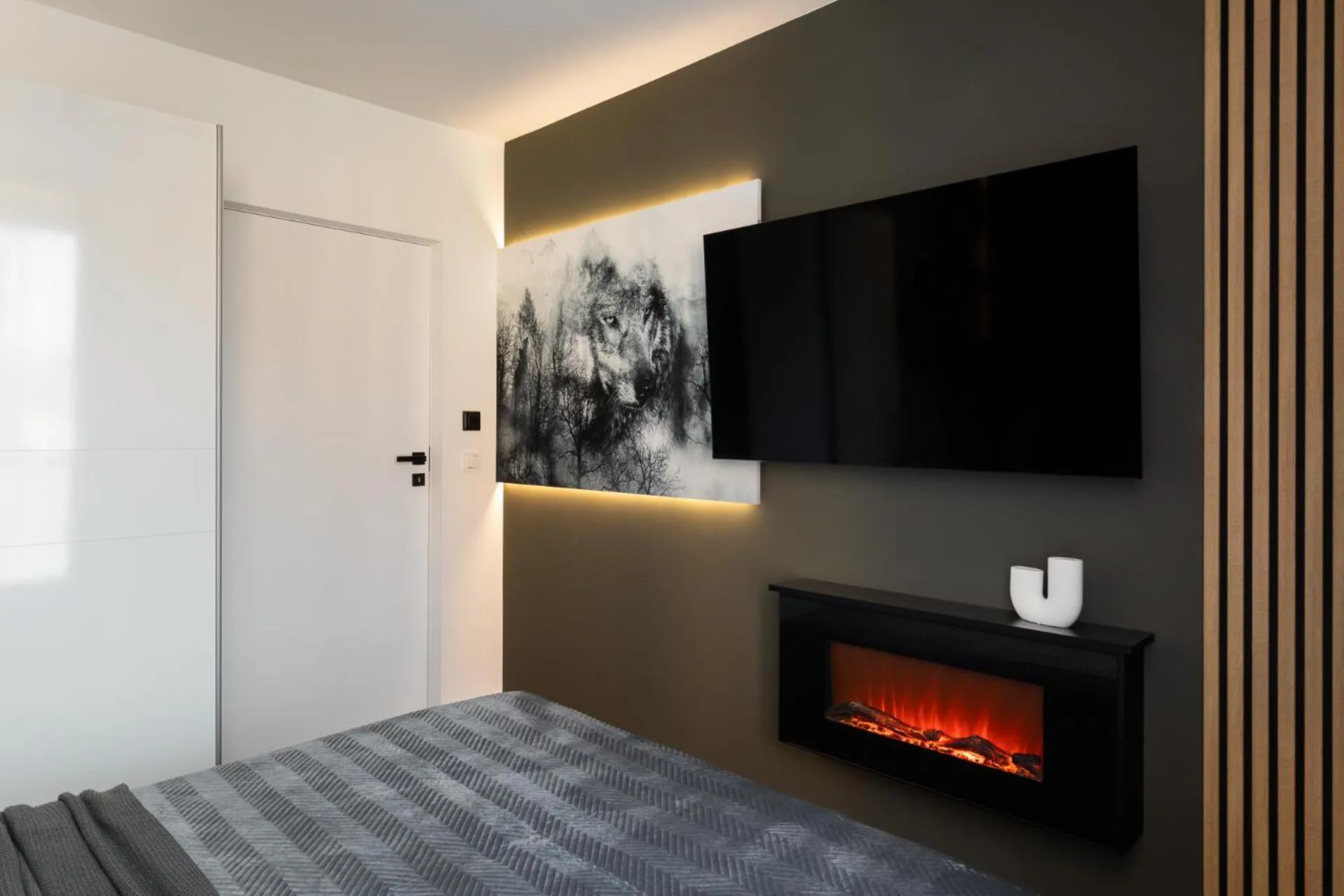 Bed in Cyrhla Apartamenty - sauna, playroom, free parking & wifi