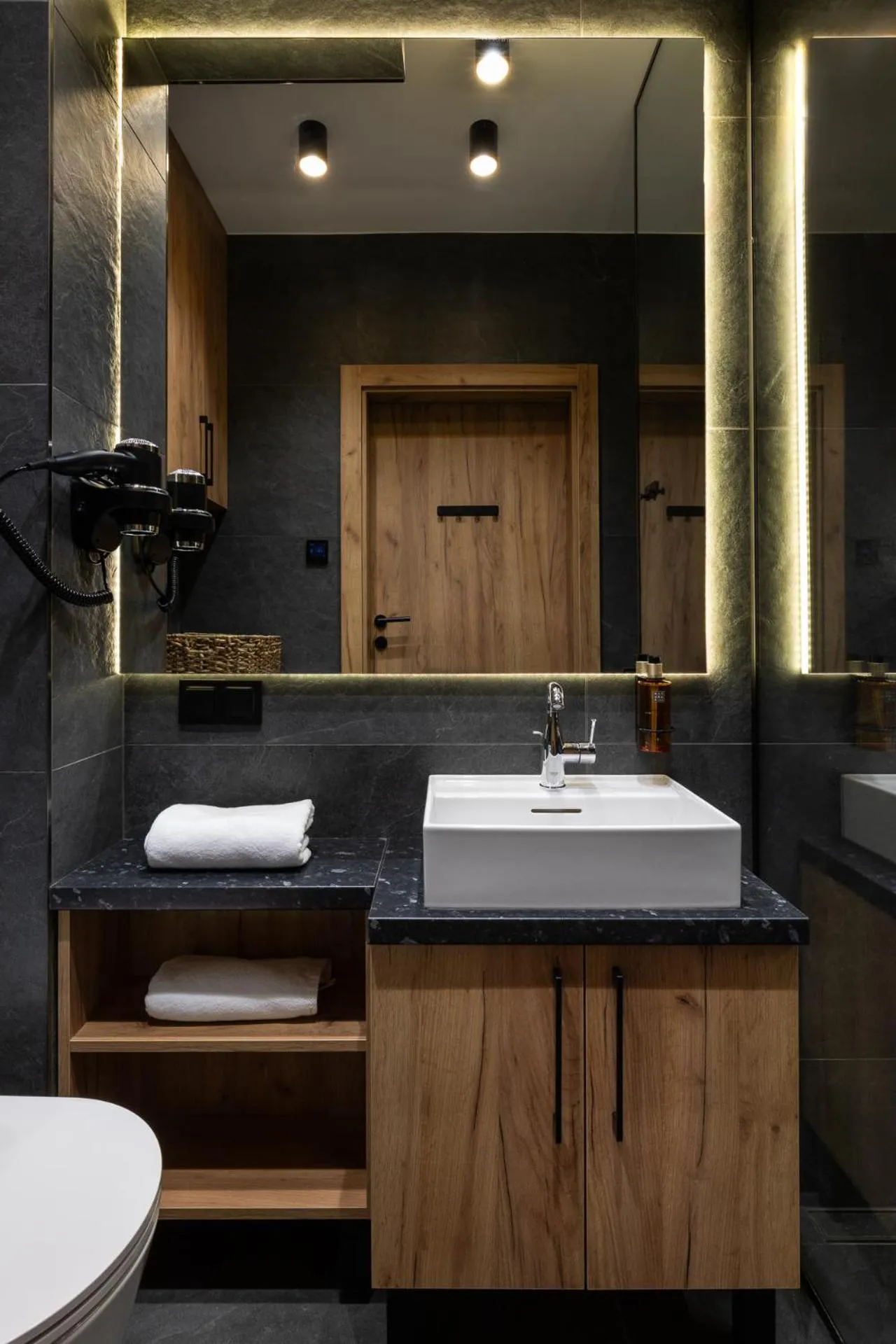 Bathroom in Cyrhla Apartamenty - sauna, playroom, free parking & wifi