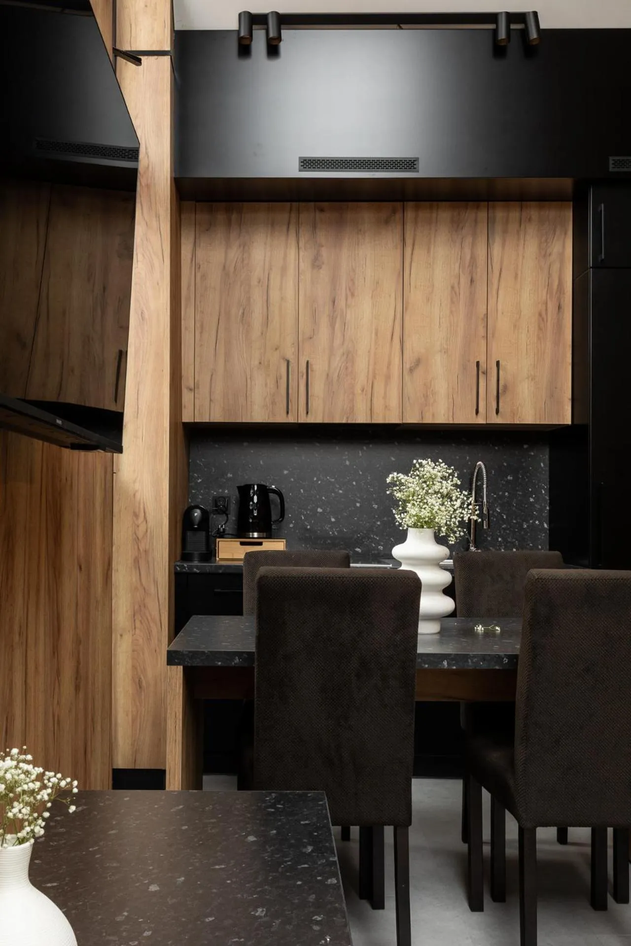 Coffee/tea facilities in Cyrhla Apartamenty - sauna, playroom, free parking & wifi