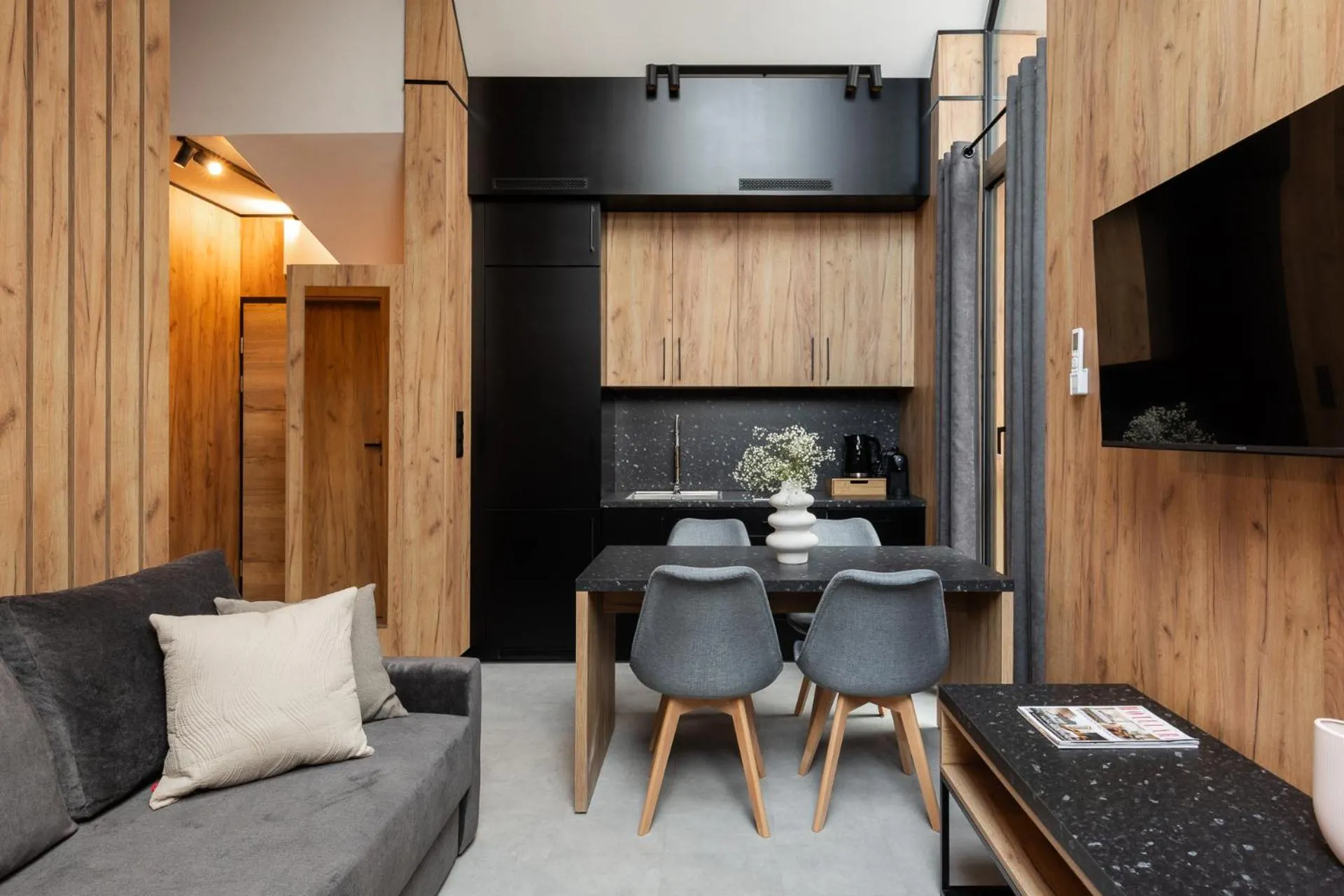 TV and multimedia in Cyrhla Apartamenty - sauna, playroom, free parking & wifi