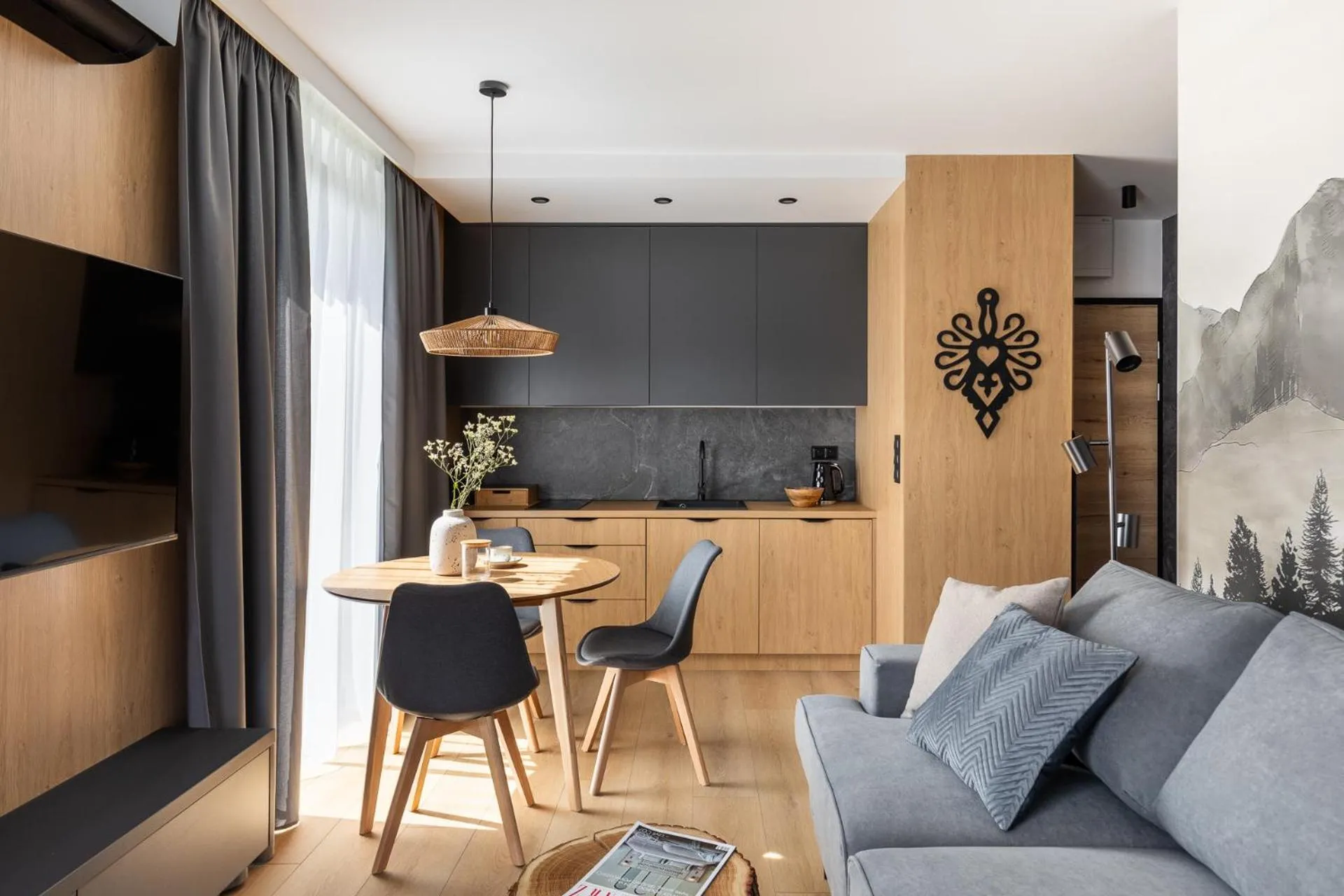 TV and multimedia in Cyrhla Apartamenty - sauna, playroom, free parking & wifi