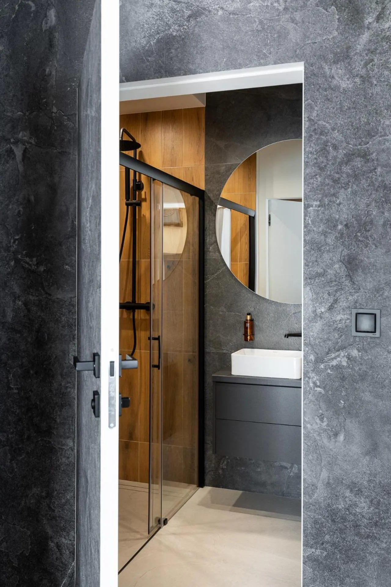 Shower in Cyrhla Apartamenty - sauna, playroom, free parking & wifi
