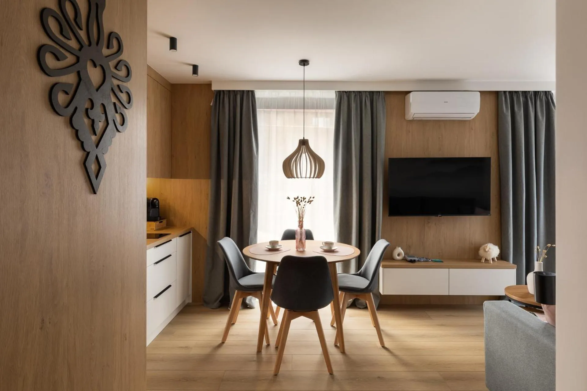 TV and multimedia in Cyrhla Apartamenty - sauna, playroom, free parking & wifi