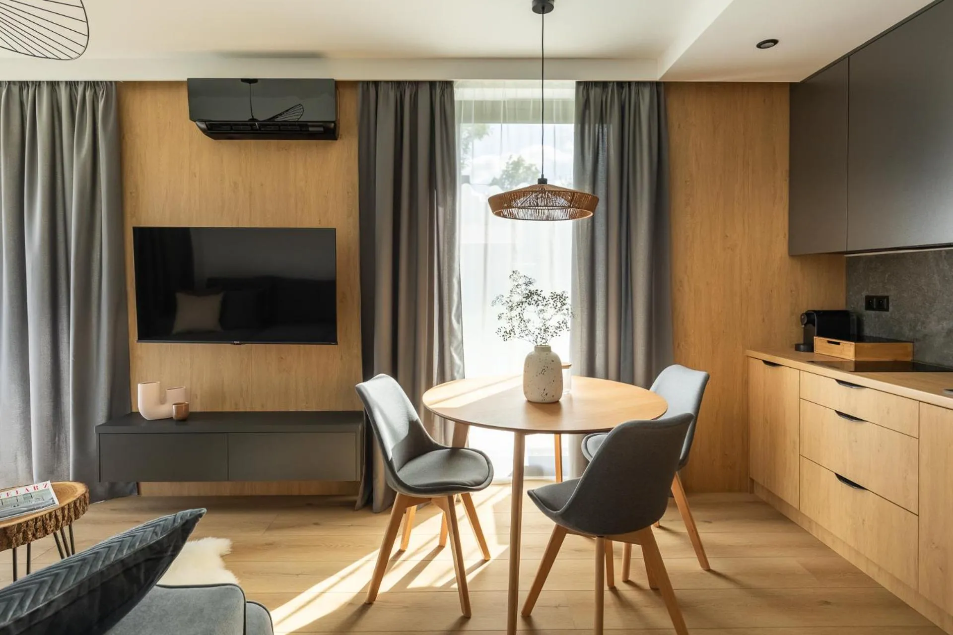 TV and multimedia in Cyrhla Apartamenty - sauna, playroom, free parking & wifi