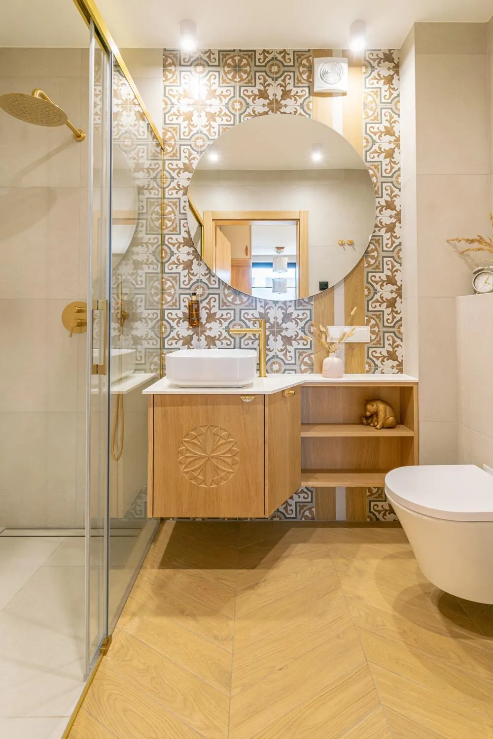 Shower in Cyrhla Apartamenty - sauna, playroom, free parking & wifi