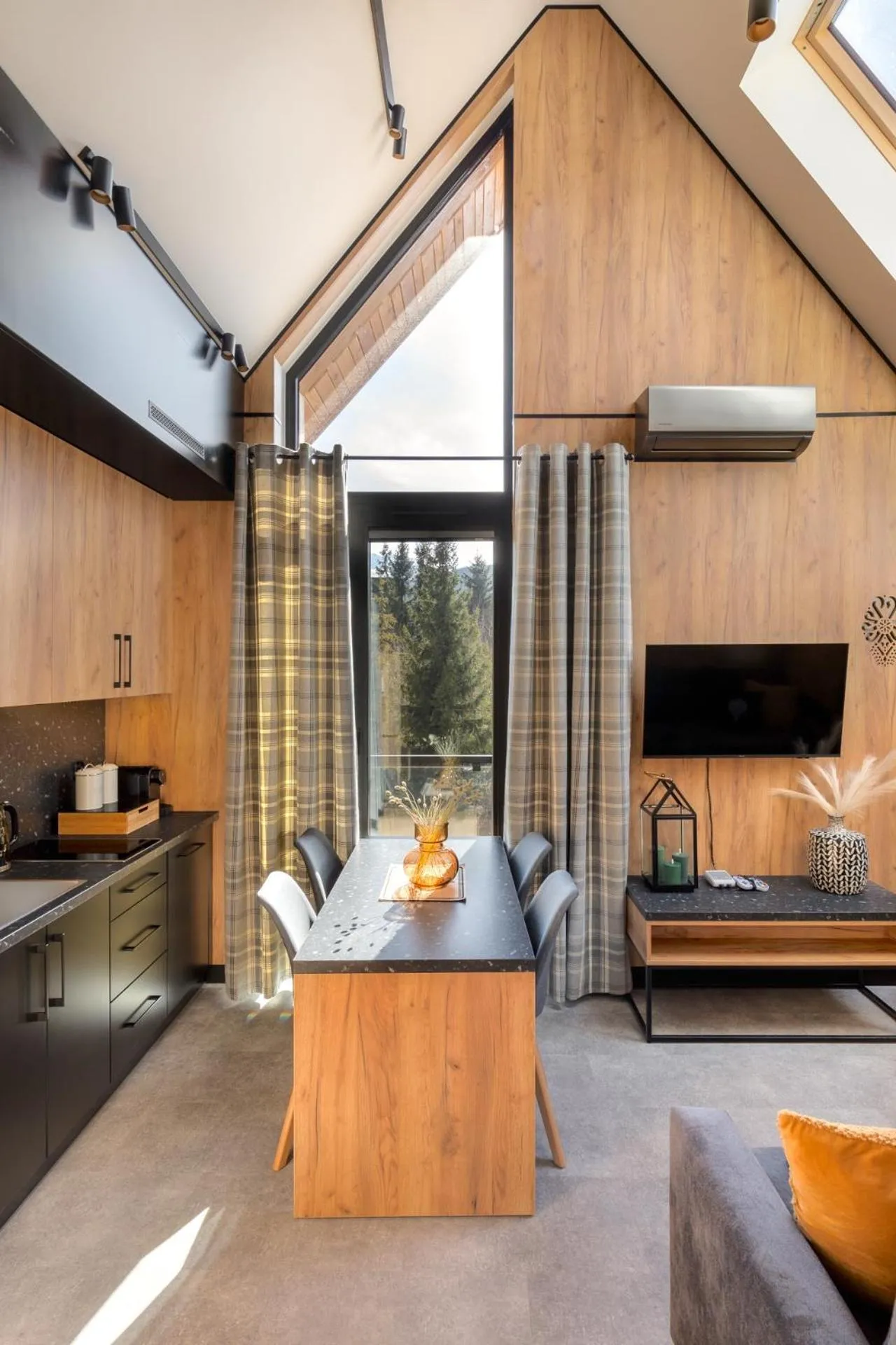 Kitchen or kitchenette in Cyrhla Apartamenty - sauna, playroom, free parking & wifi