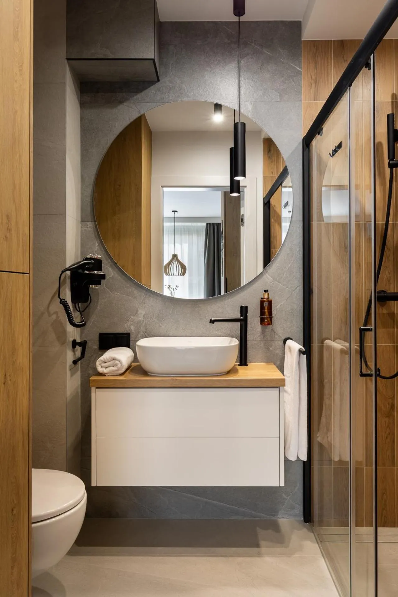 Shower in Cyrhla Apartamenty - sauna, playroom, free parking & wifi