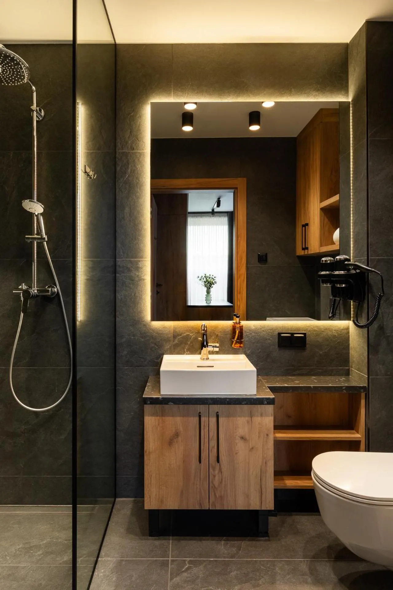 Bathroom in Cyrhla Apartamenty - sauna, playroom, free parking & wifi