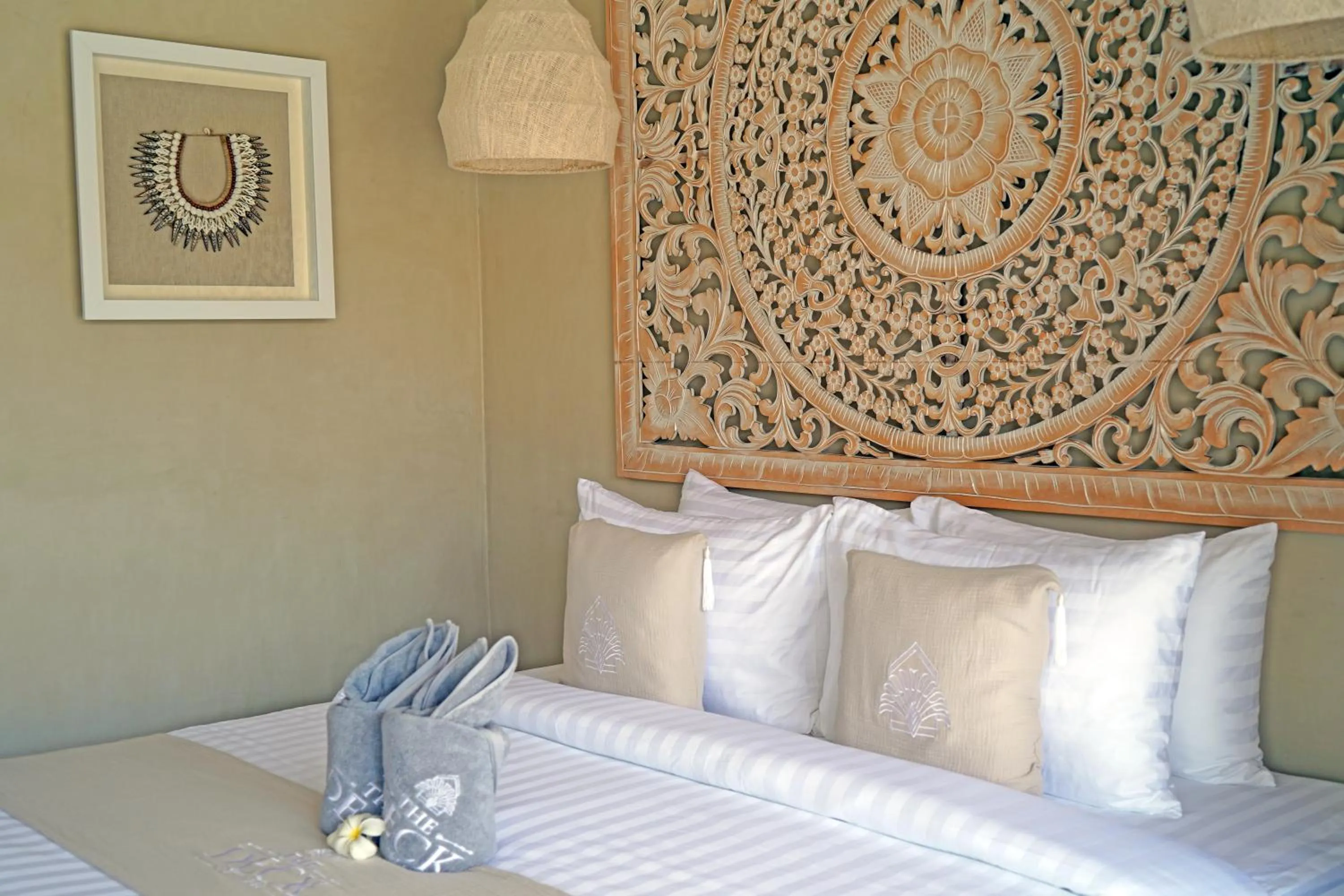 Bed in The Deck Cottages Samui