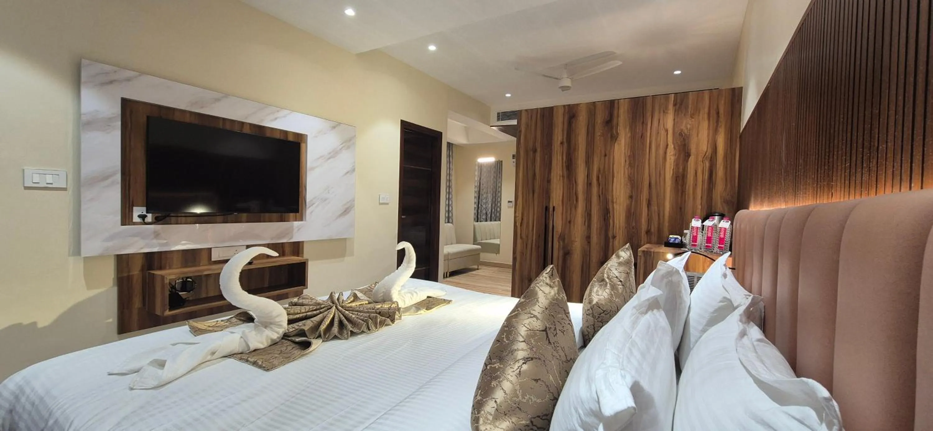 Photo of the whole room, Bed in Hotel Vishwam Residency