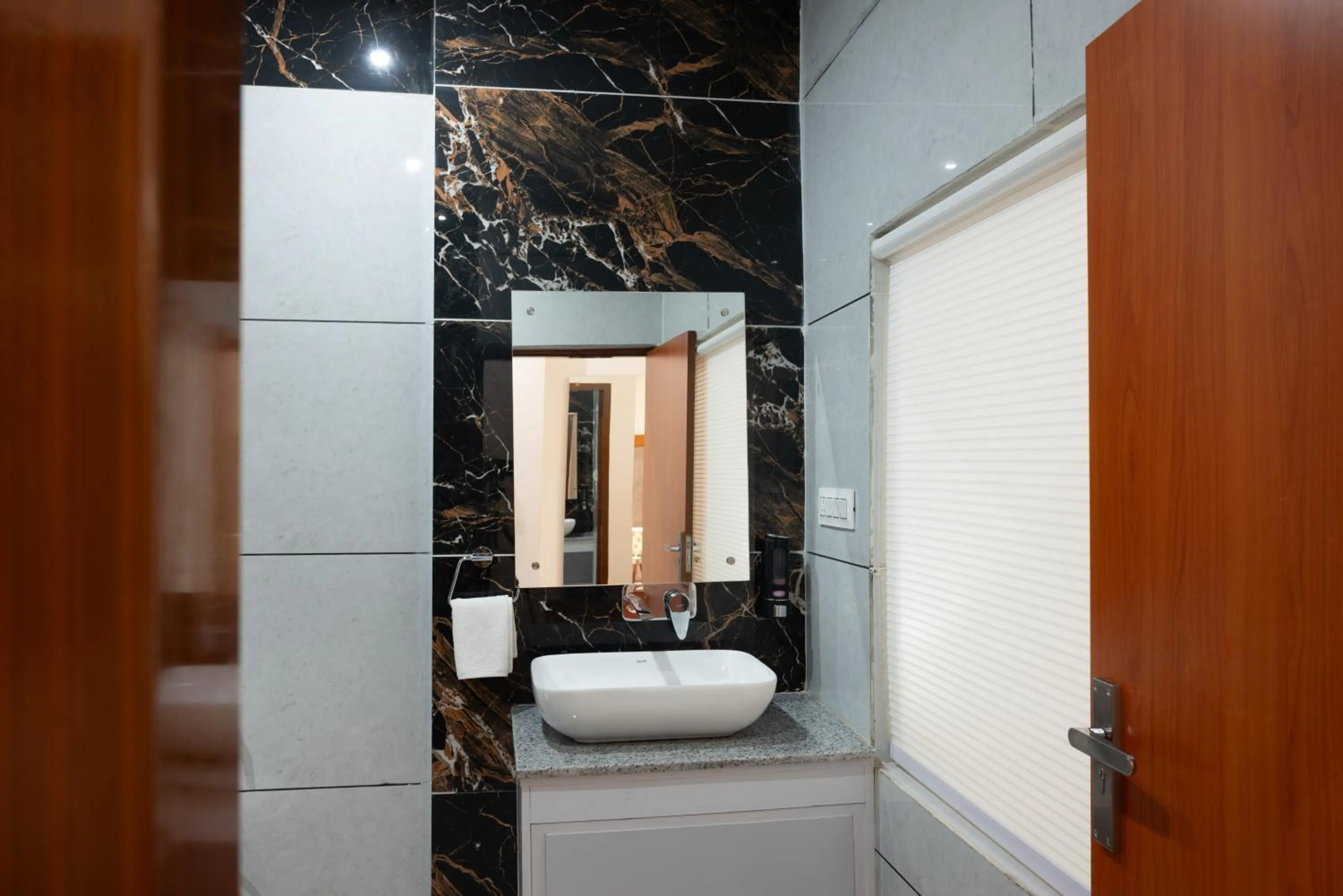 Hotel Sagar Residency - Best Mountain View Hotel in Palampur