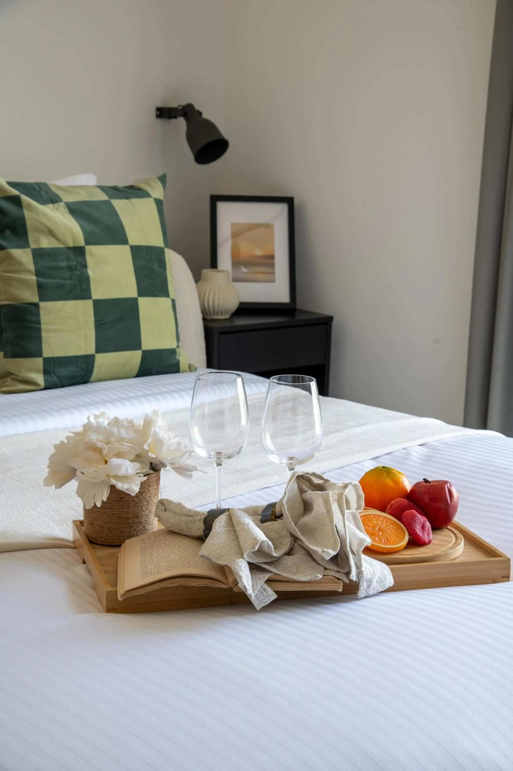 Bed in Frank Porter - Bella Rose