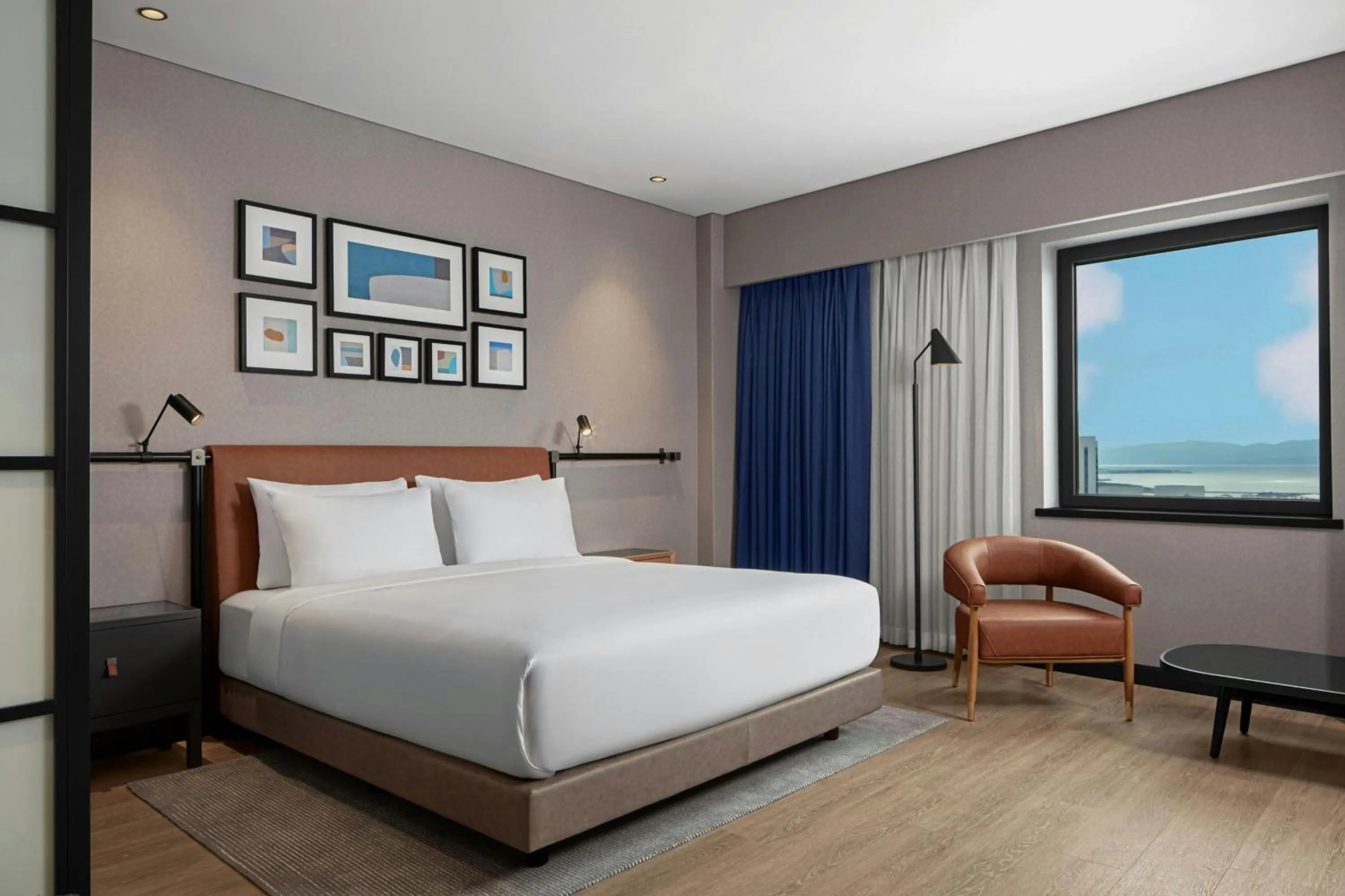Photo of the whole room, Bed in Four Points by Sheraton Istanbul Pendik