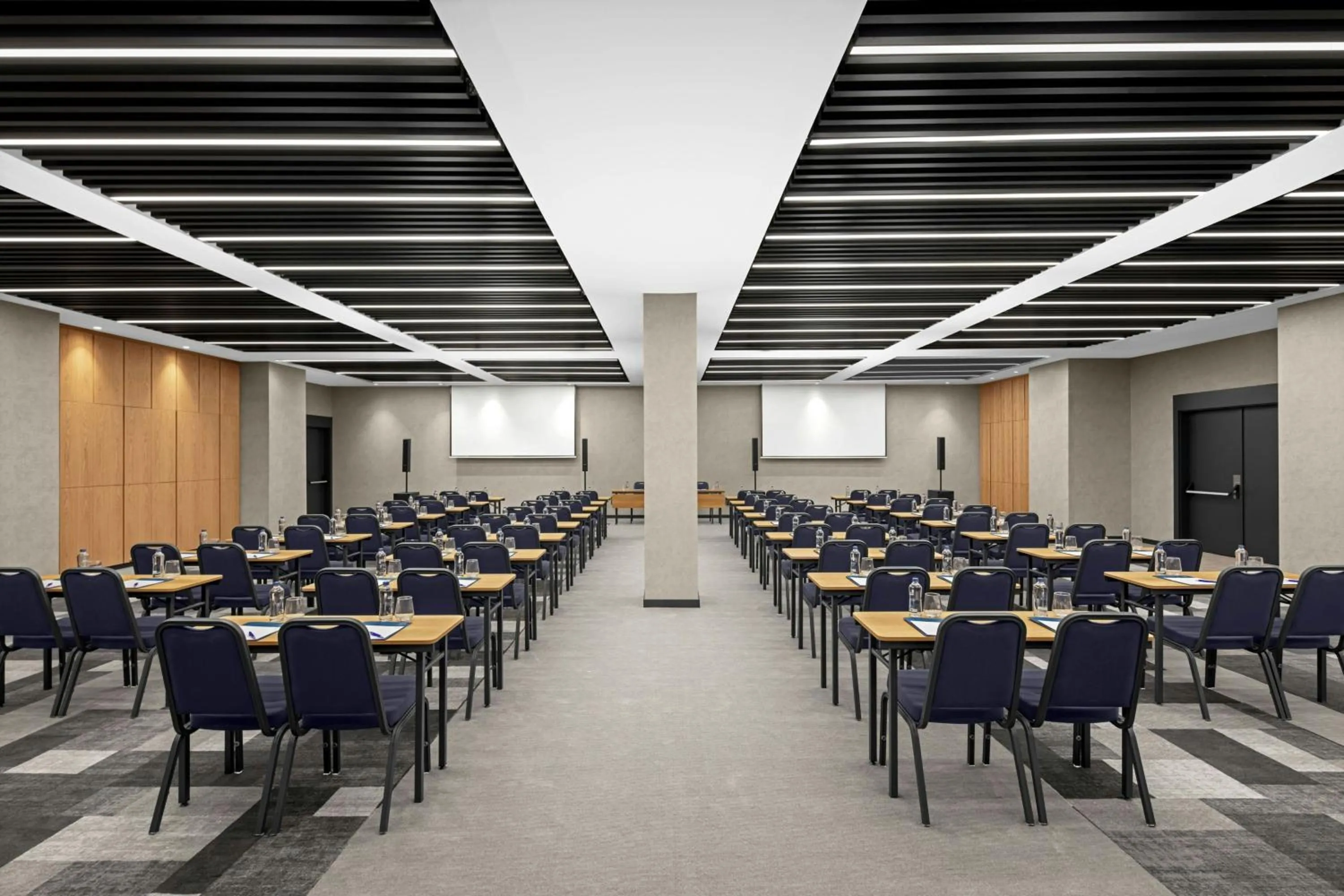 Meeting/conference room in Four Points by Sheraton Istanbul Pendik