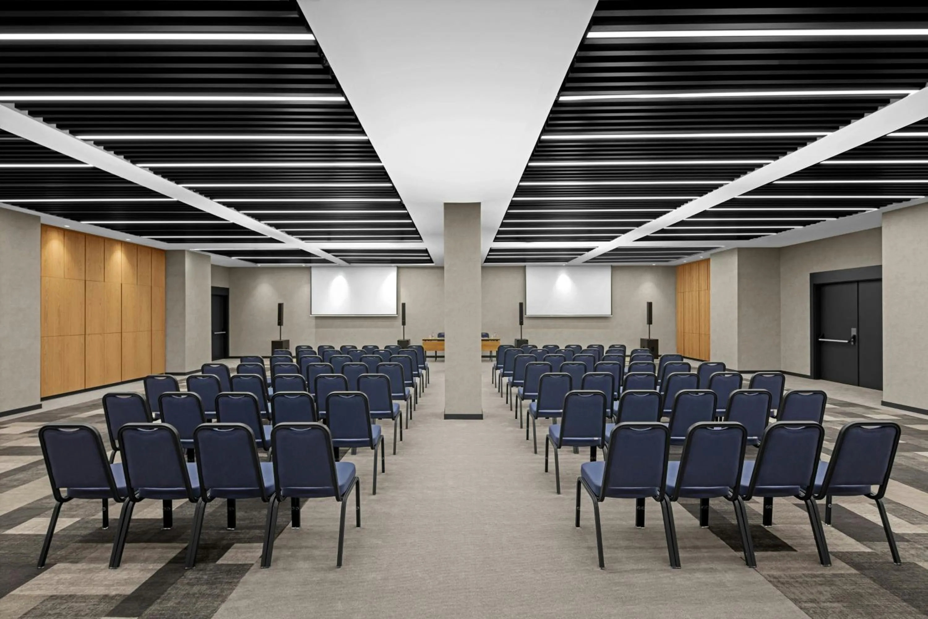 Meeting/conference room in Four Points by Sheraton Istanbul Pendik