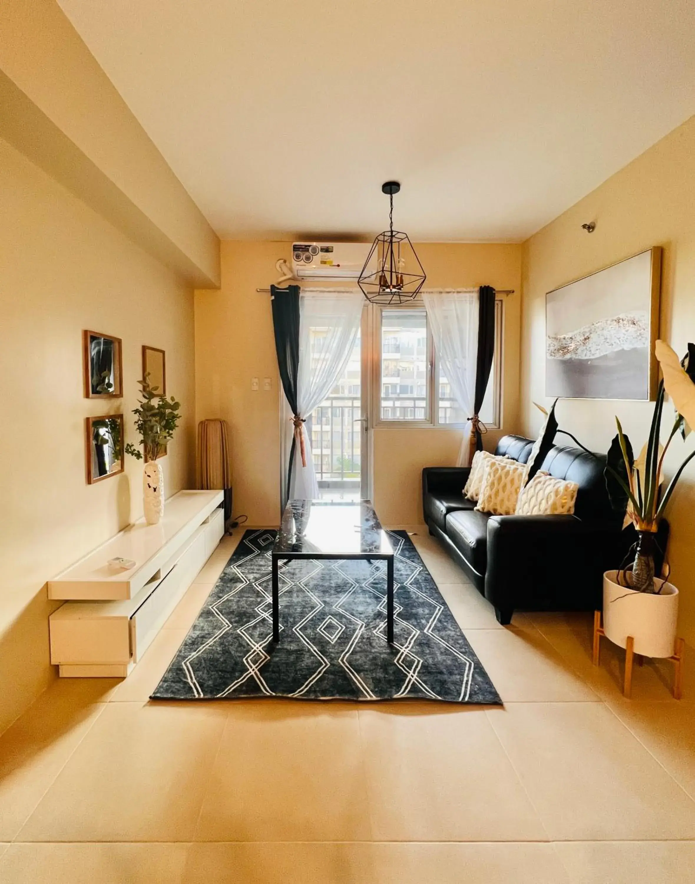 Apartment with Balcony in Avida Towers Atria Apartment with Balcony in Avida Towers Atria