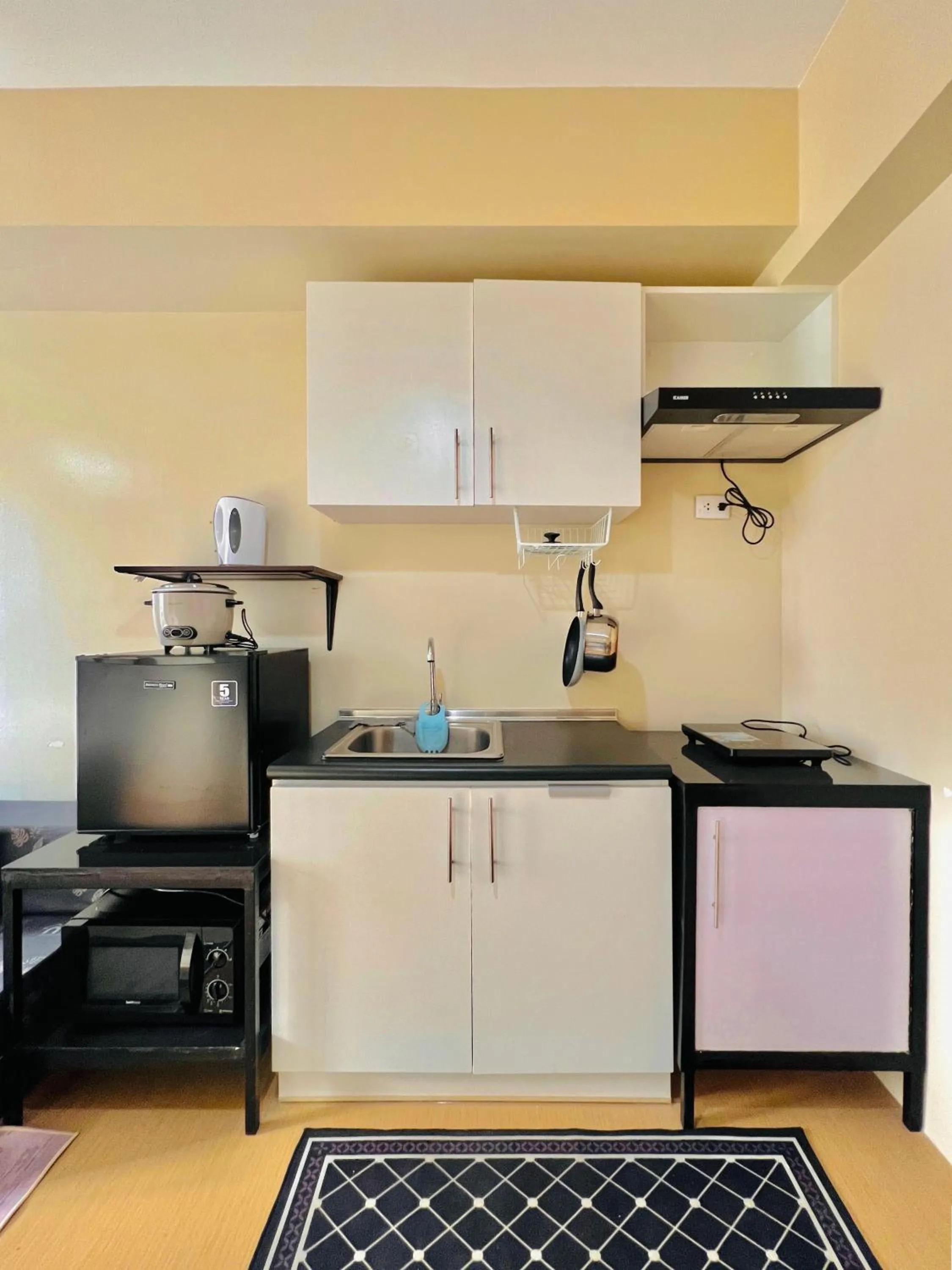 Kitchen or kitchenette in Avida Towers Atria