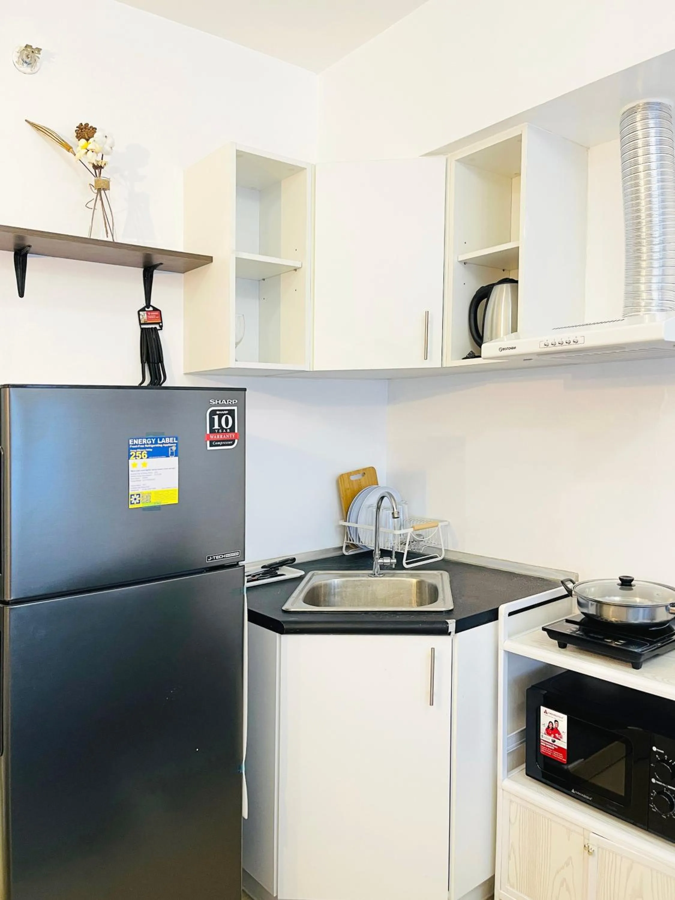 Kitchen or kitchenette in Avida Towers Atria