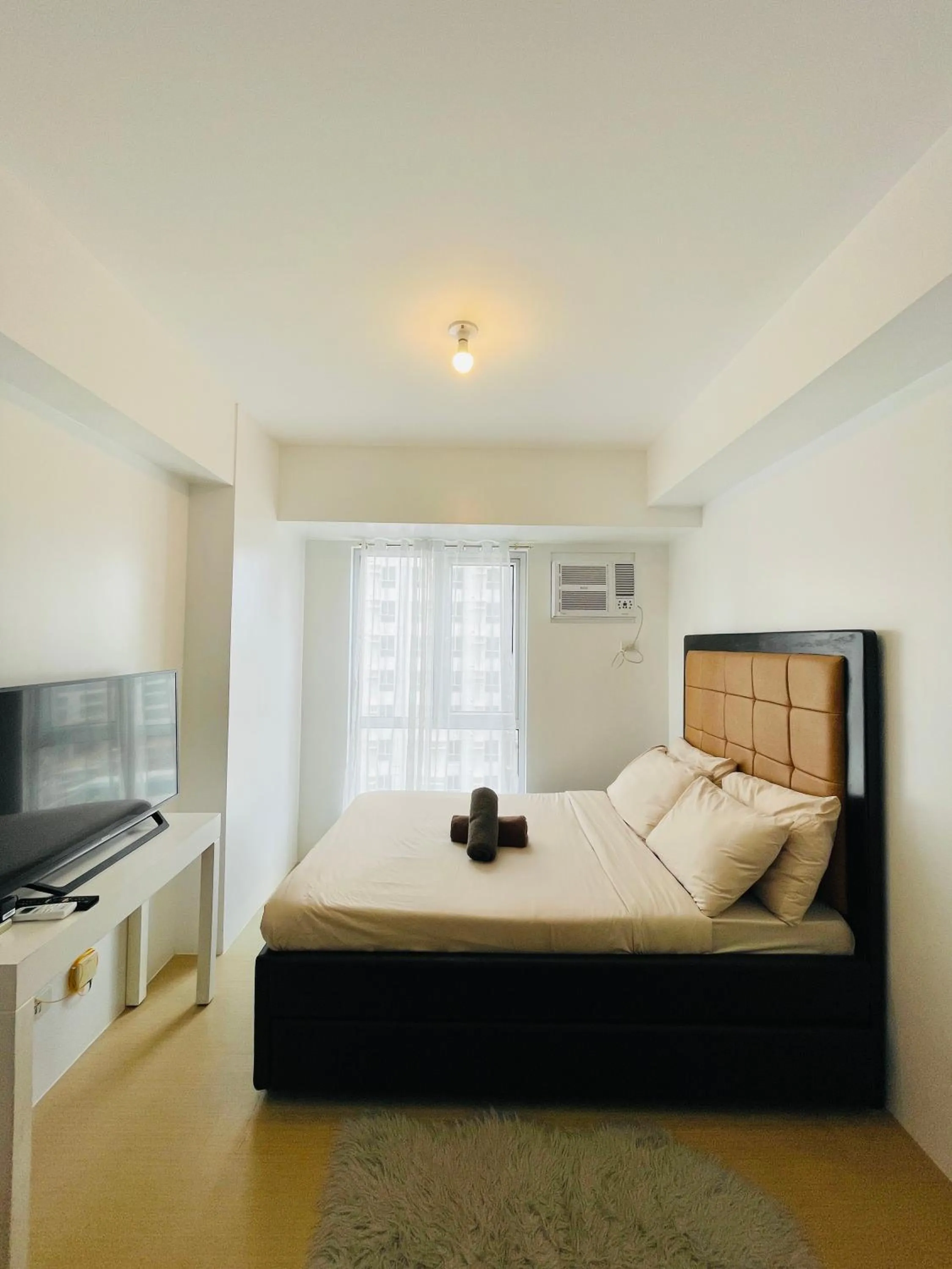 Bed in Avida Towers Atria