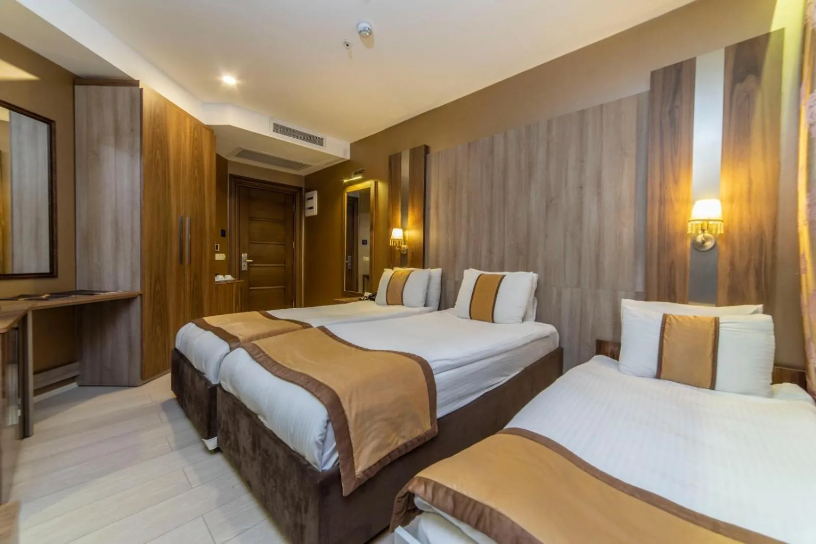 Bed in Royal Capital Hotel Bursa