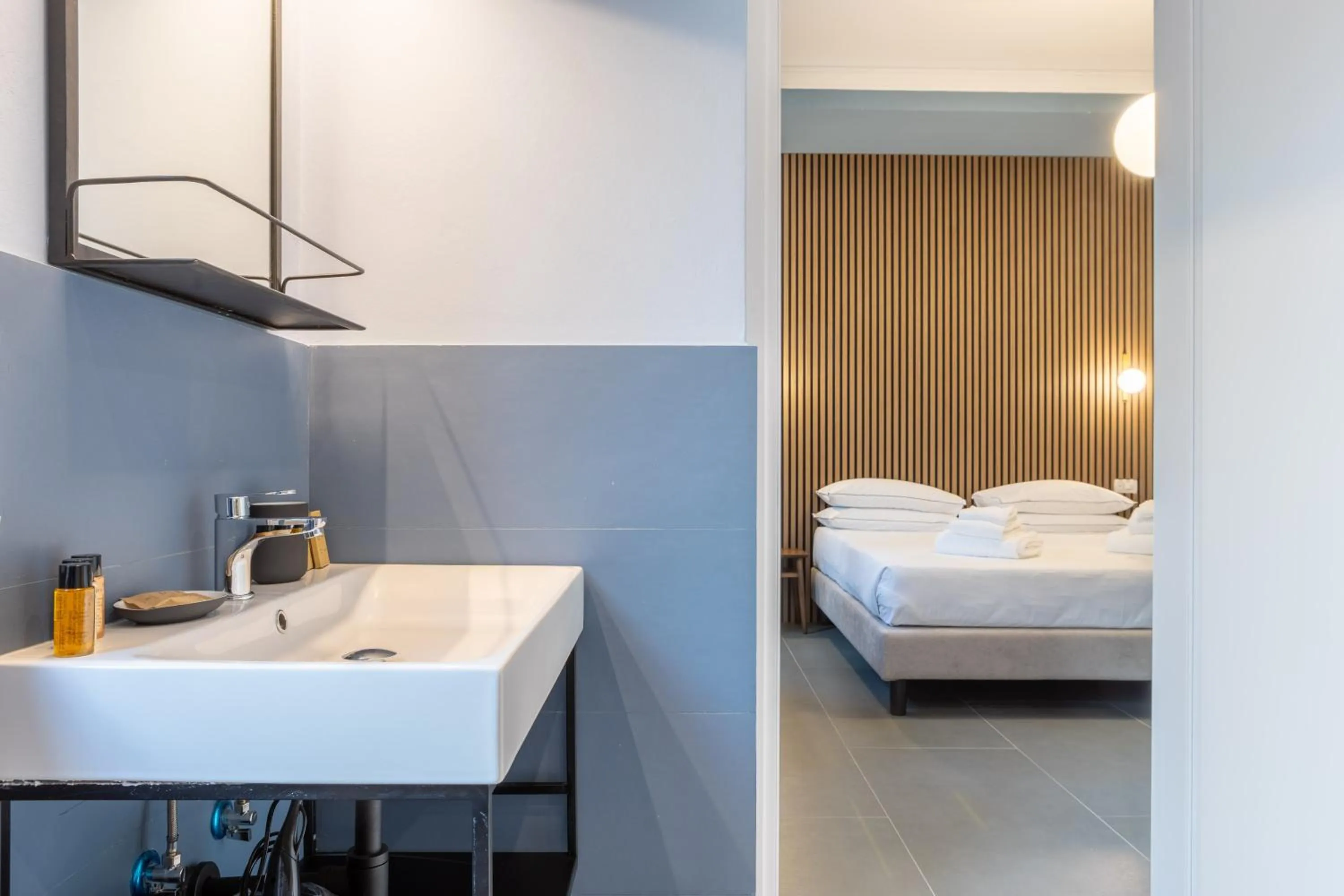 Bathroom, Bed in Pier Capponi 17 Rooms & Suites