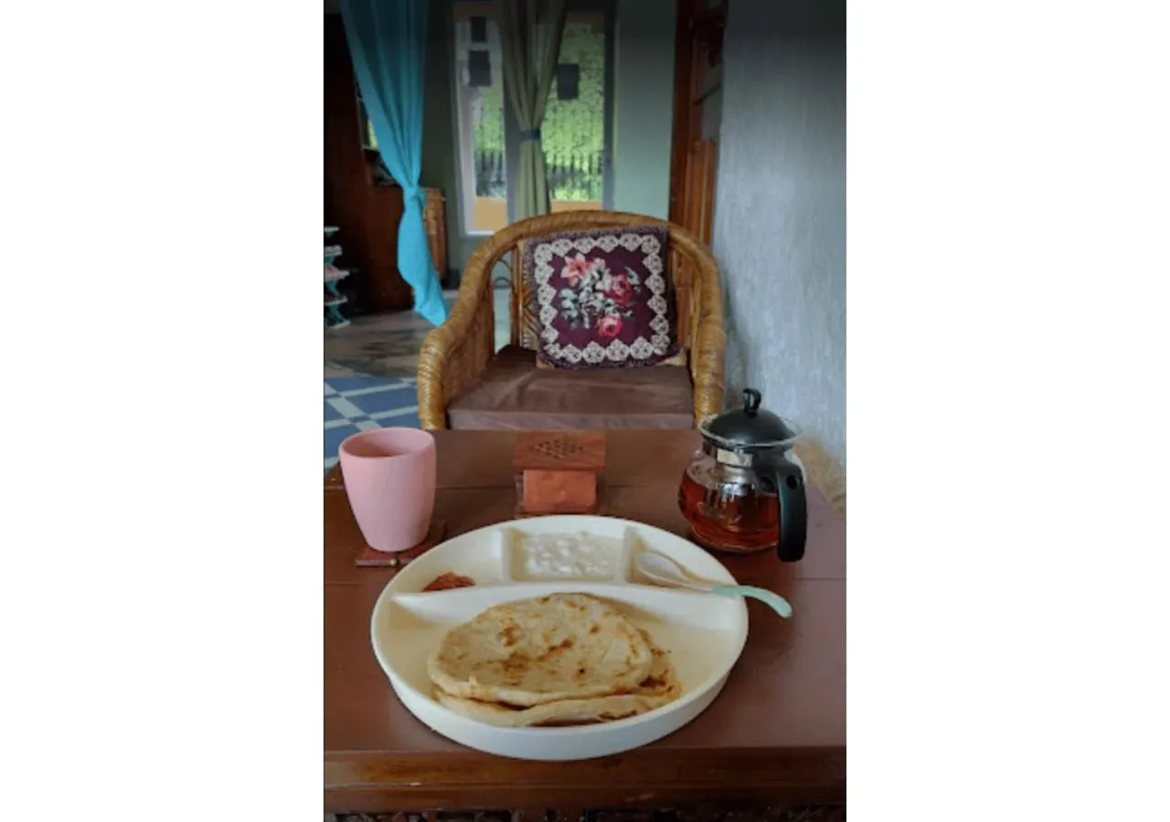 Breakfast in Hills Tale Backpackers Hostel