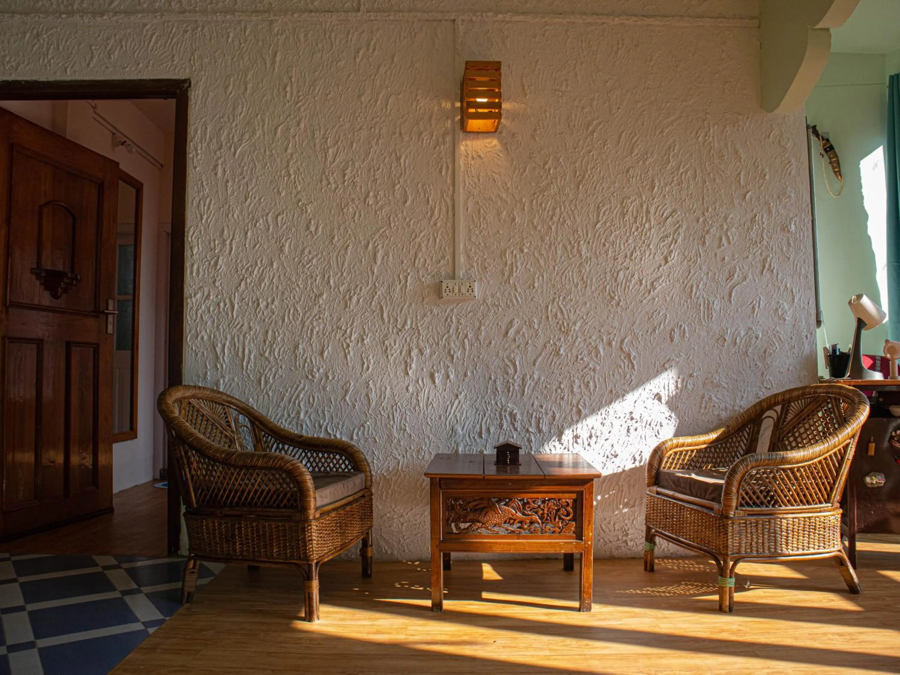 Living room in Hills Tale Backpackers Hostel